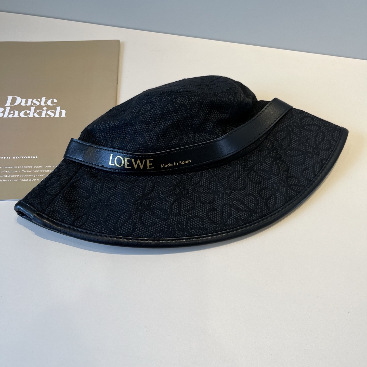 
👒罗意威👒LOEWE新款原版原标设计，质感超好，外部线条定位标准，做工精细，简约大气低价走量！