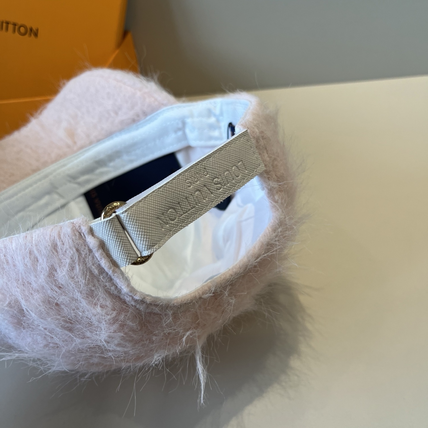 🧢路易威登棒球帽 LouisVuitton😍新款LV棒球帽，重工打造♥️高端大气，百搭款🤗男女通用！跑量