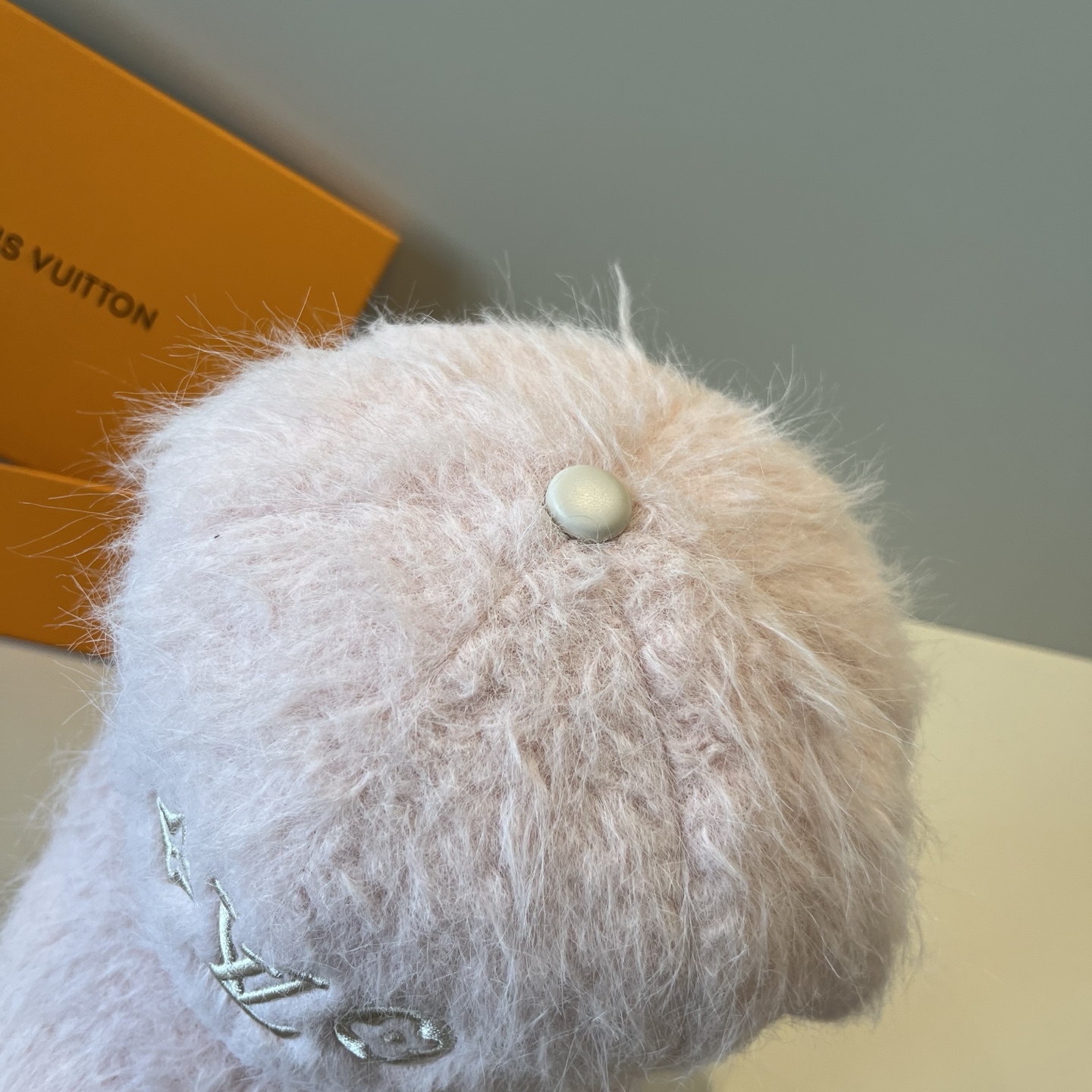 🧢路易威登棒球帽 LouisVuitton😍新款LV棒球帽，重工打造♥️高端大气，百搭款🤗男女通用！跑量