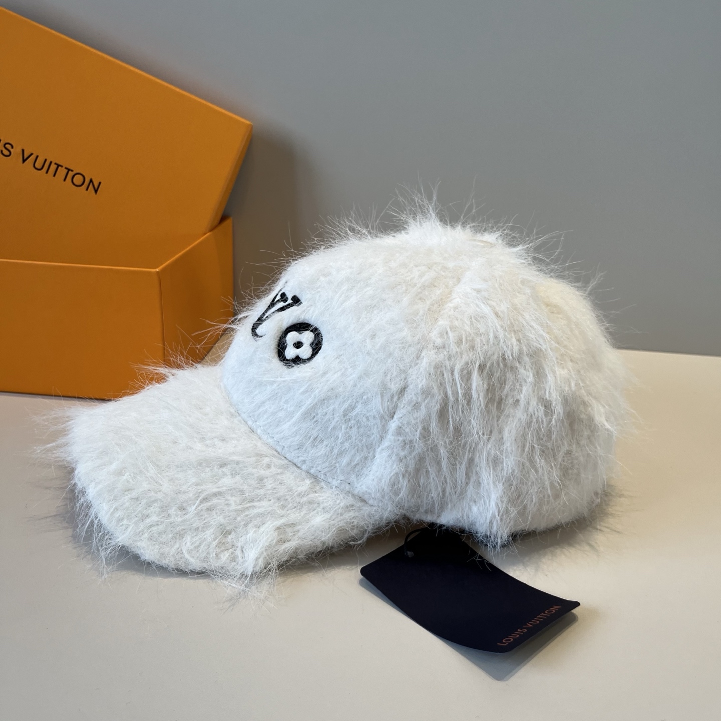 🧢路易威登棒球帽 LouisVuitton😍新款LV棒球帽，重工打造♥️高端大气，百搭款🤗男女通用！跑量