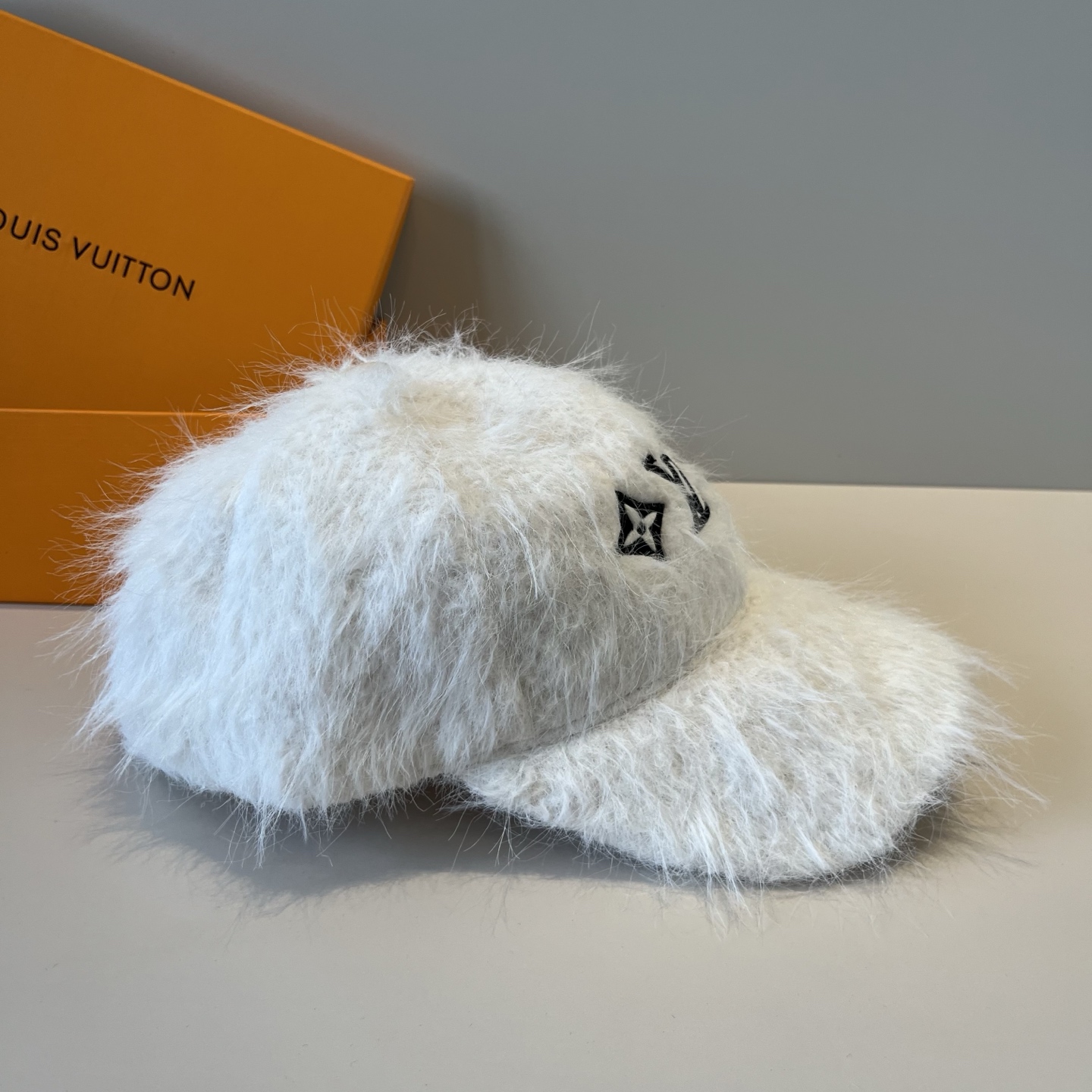 🧢路易威登棒球帽 LouisVuitton😍新款LV棒球帽，重工打造♥️高端大气，百搭款🤗男女通用！跑量