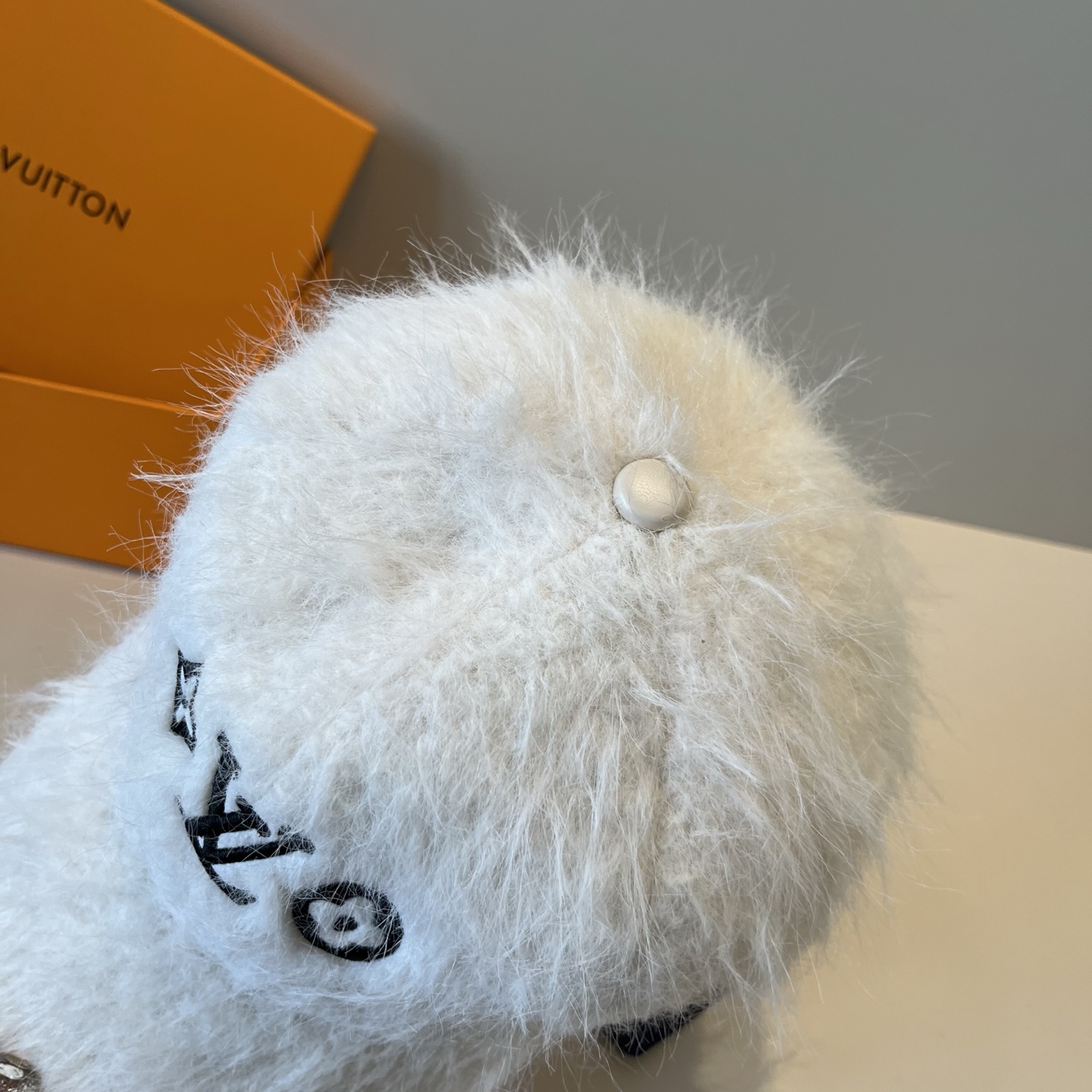 🧢路易威登棒球帽 LouisVuitton😍新款LV棒球帽，重工打造♥️高端大气，百搭款🤗男女通用！跑量