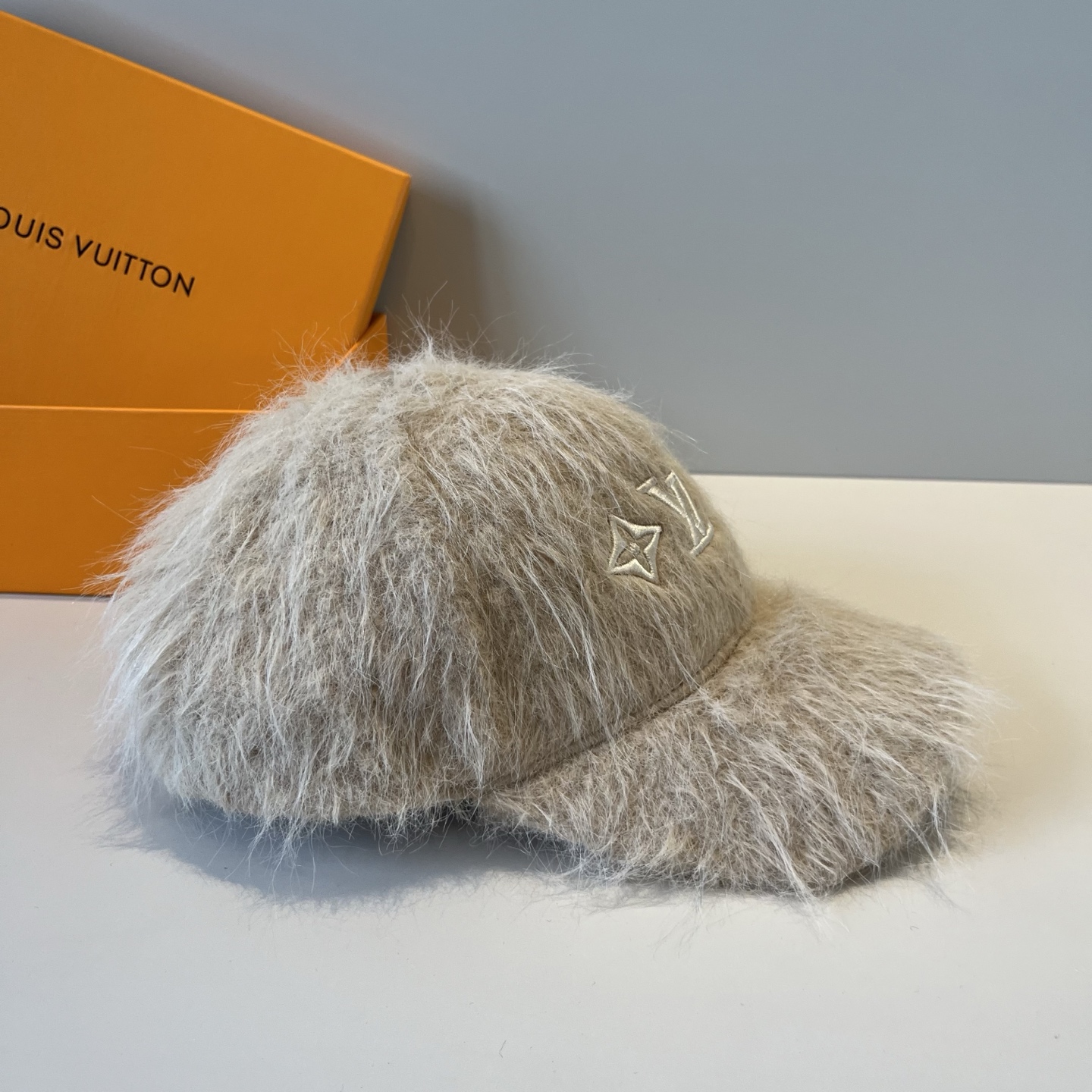 🧢路易威登棒球帽 LouisVuitton😍新款LV棒球帽，重工打造♥️高端大气，百搭款🤗男女通用！跑量