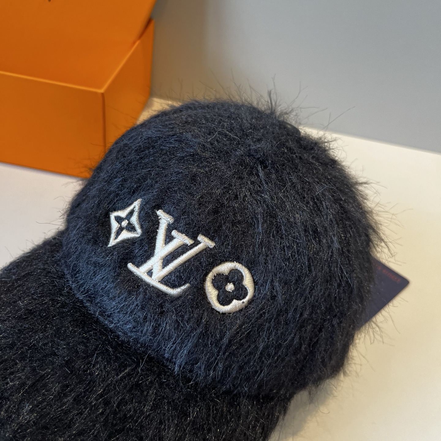 🧢路易威登棒球帽 LouisVuitton😍新款LV棒球帽，重工打造♥️高端大气，百搭款🤗男女通用！跑量