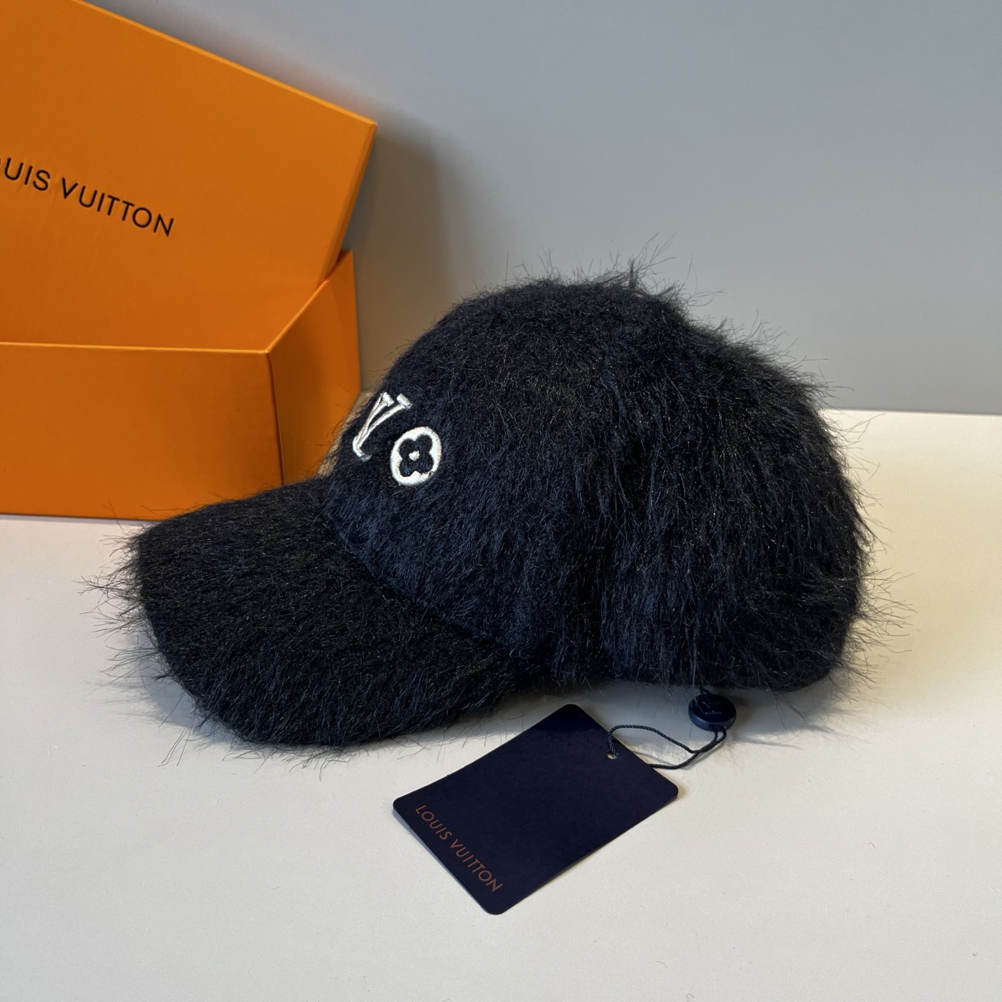 🧢路易威登棒球帽 LouisVuitton😍新款LV棒球帽，重工打造♥️高端大气，百搭款🤗男女通用！跑量