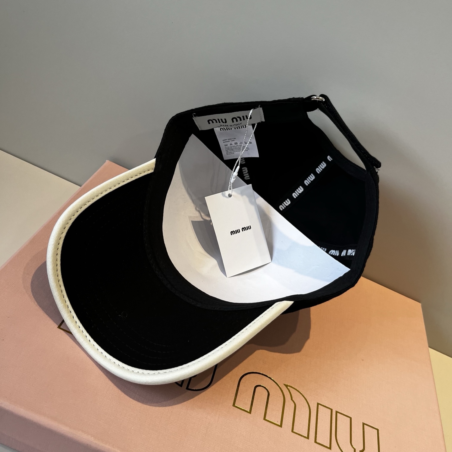  谬谬miumiu 原单春夏新款棒球帽，正品开模订制，原版做工细致质量超赞！