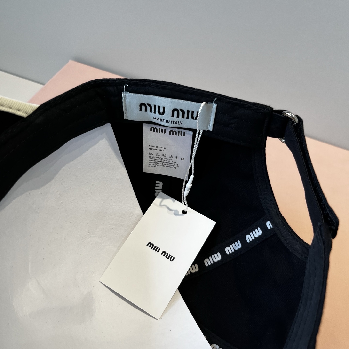  谬谬miumiu 原单春夏新款棒球帽，正品开模订制，原版做工细致质量超赞！