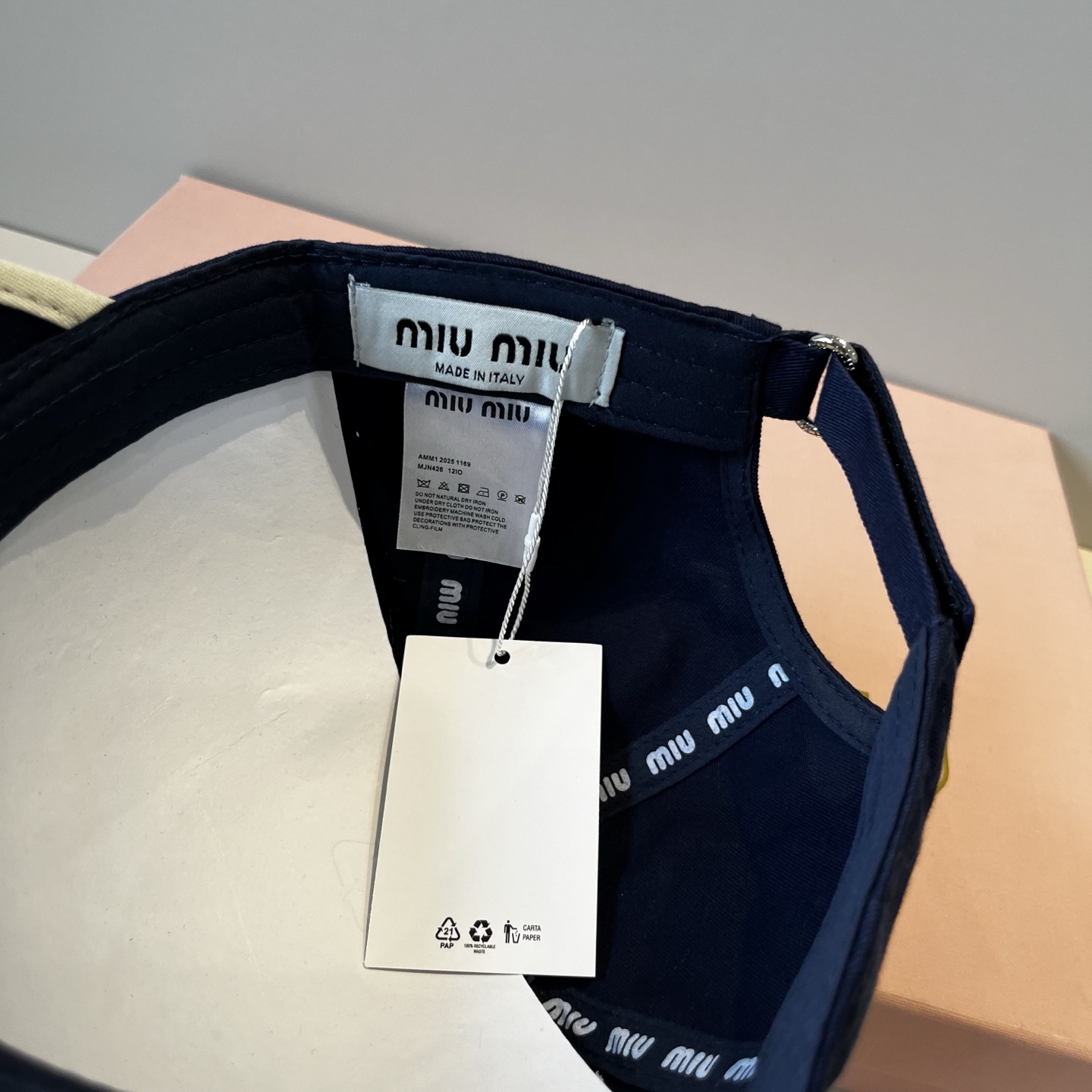  谬谬miumiu 原单春夏新款棒球帽，正品开模订制，原版做工细致质量超赞！