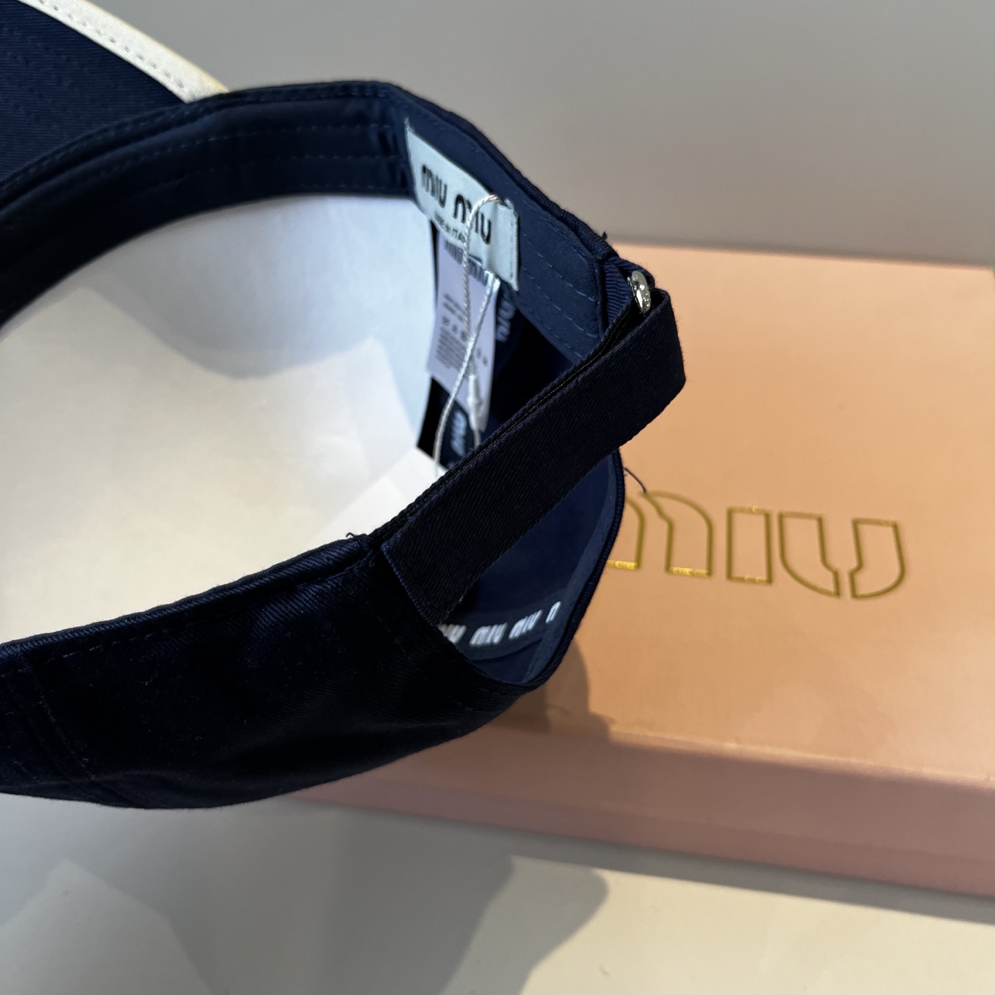  谬谬miumiu 原单春夏新款棒球帽，正品开模订制，原版做工细致质量超赞！