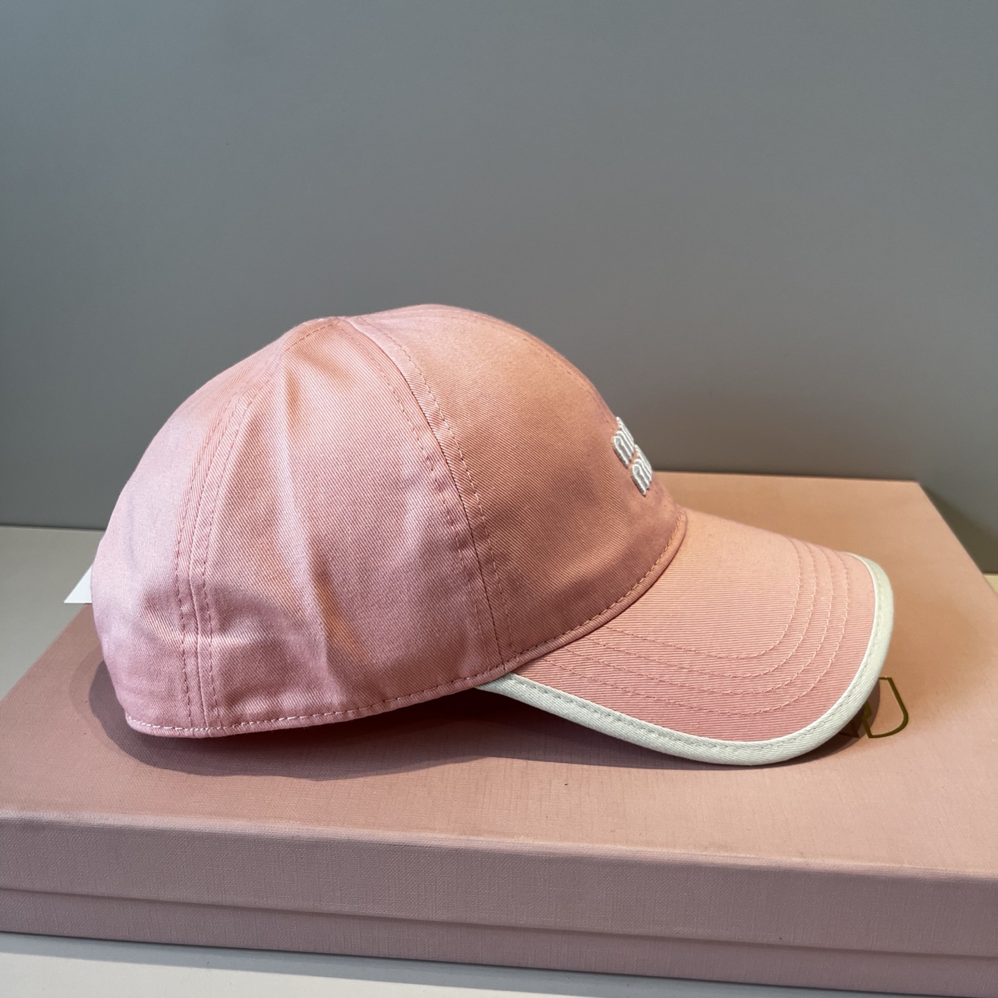  谬谬miumiu 原单春夏新款棒球帽，正品开模订制，原版做工细致质量超赞！