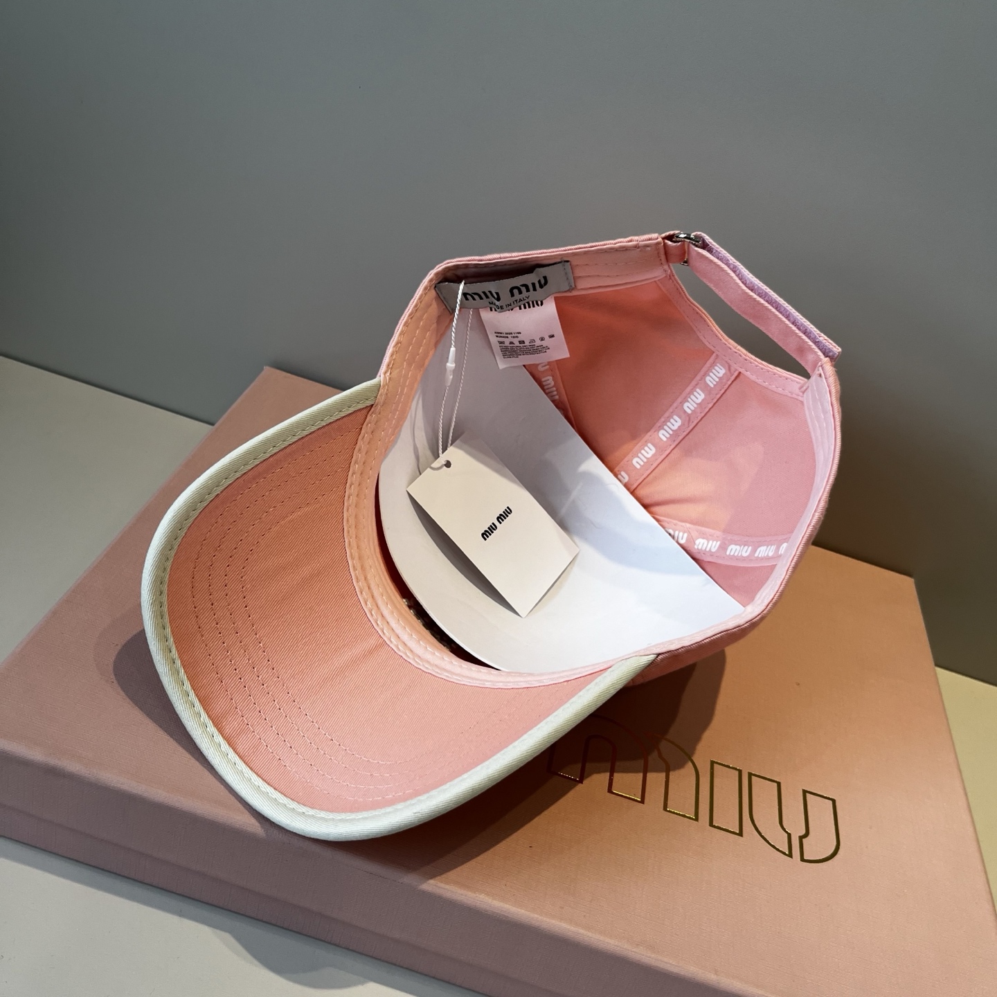  谬谬miumiu 原单春夏新款棒球帽，正品开模订制，原版做工细致质量超赞！
