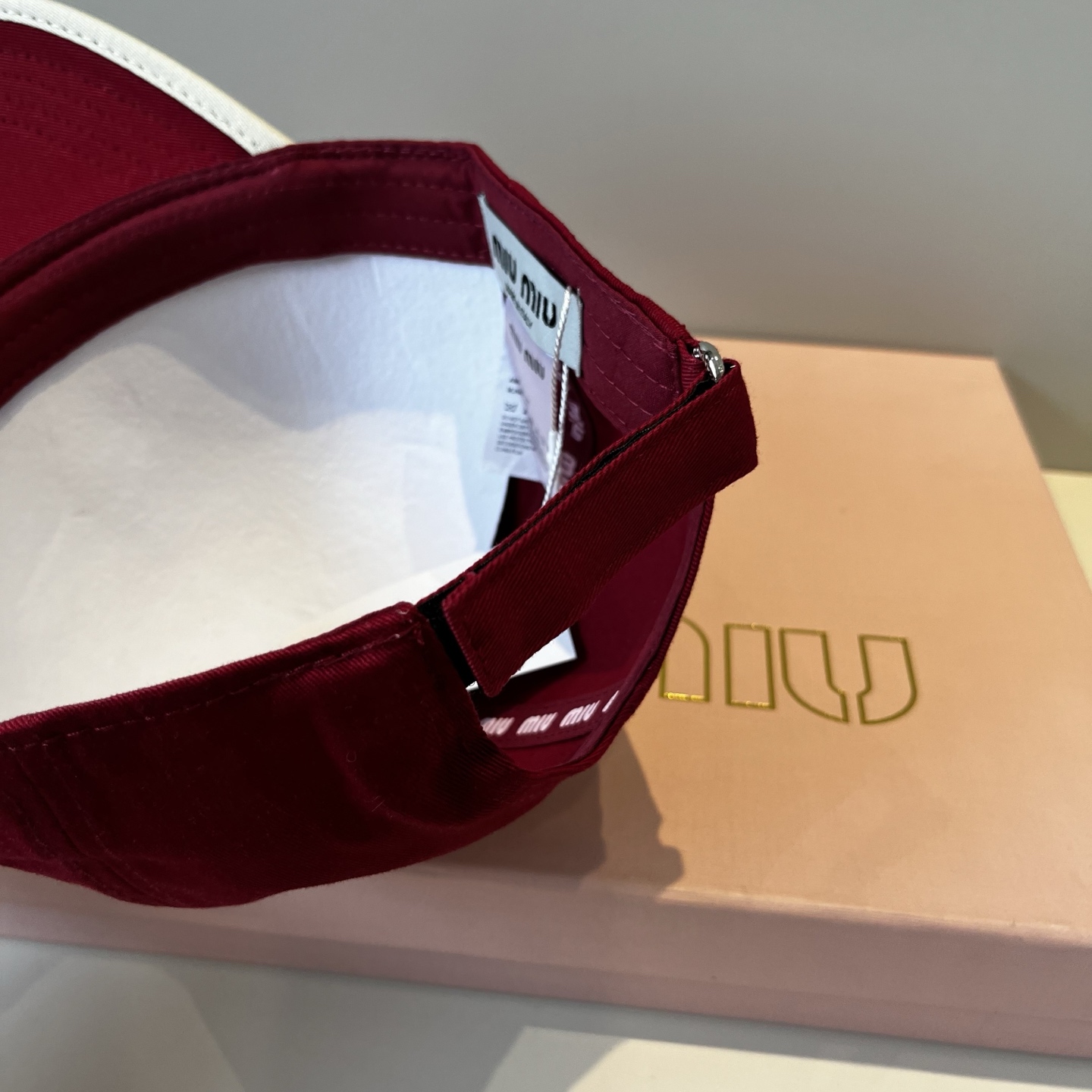  谬谬miumiu 原单春夏新款棒球帽，正品开模订制，原版做工细致质量超赞！