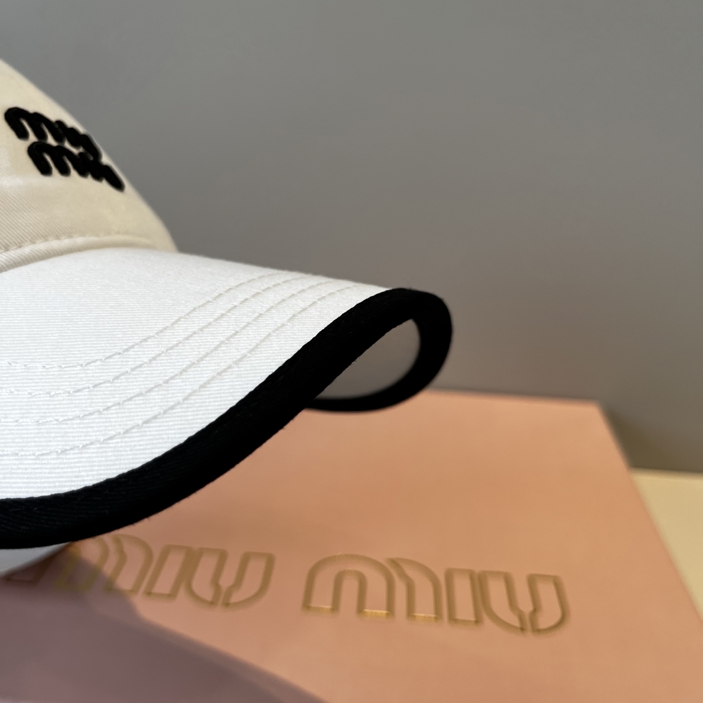  谬谬miumiu 原单春夏新款棒球帽，正品开模订制，原版做工细致质量超赞！