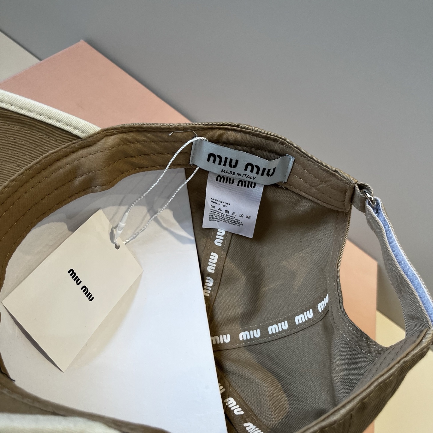  谬谬miumiu 原单春夏新款棒球帽，正品开模订制，原版做工细致质量超赞！