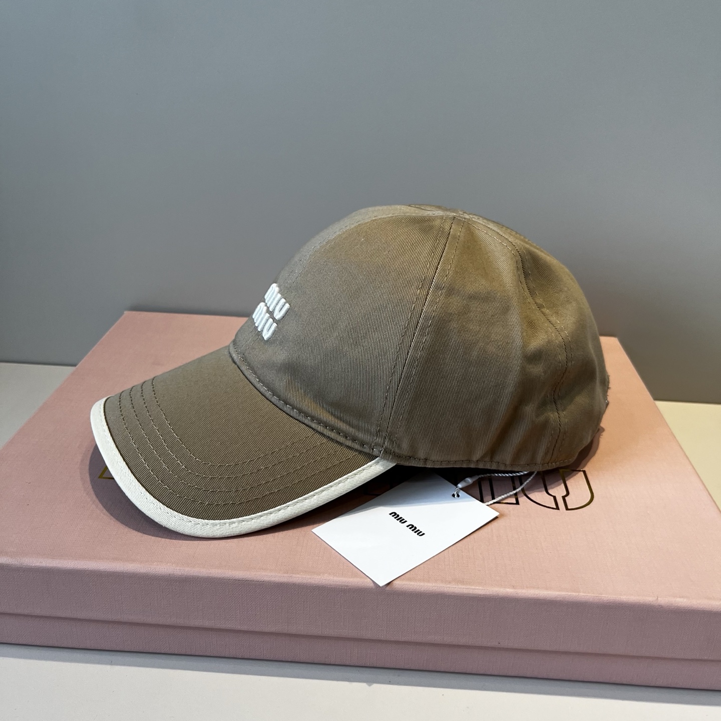  谬谬miumiu 原单春夏新款棒球帽，正品开模订制，原版做工细致质量超赞！