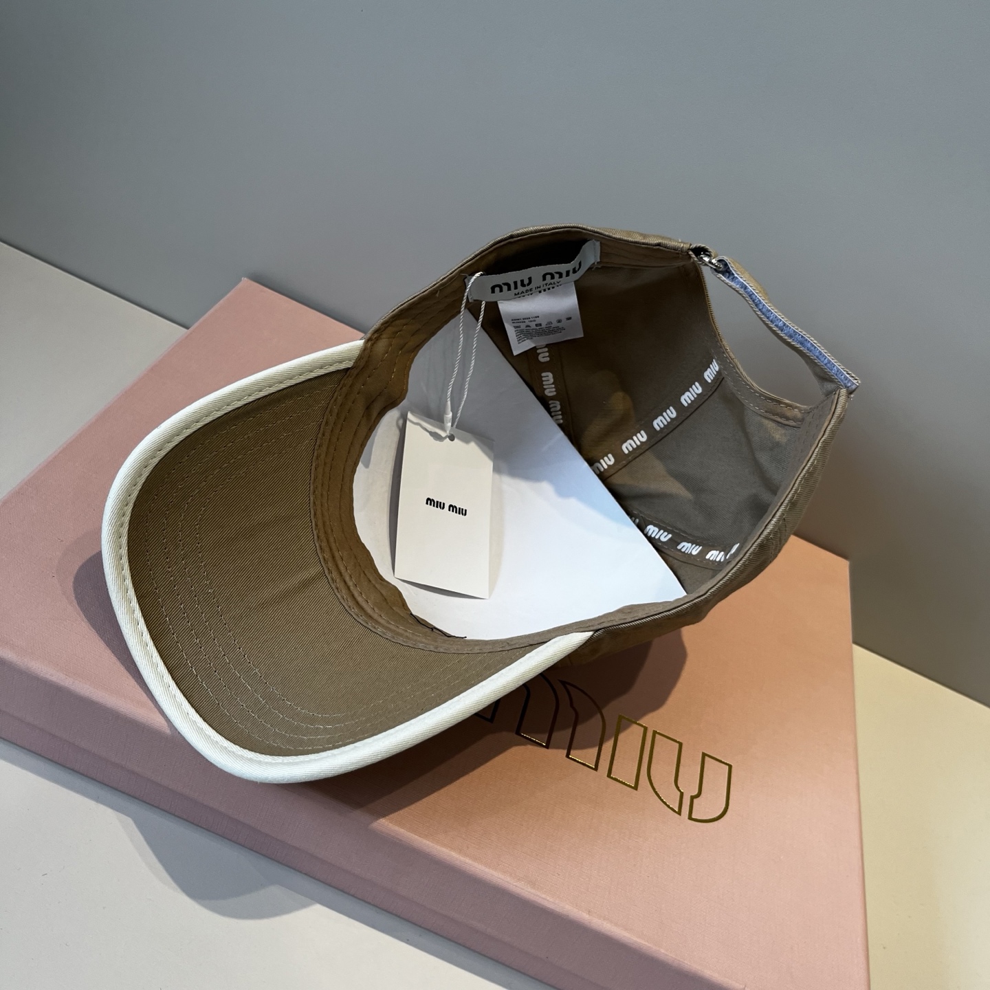  谬谬miumiu 原单春夏新款棒球帽，正品开模订制，原版做工细致质量超赞！