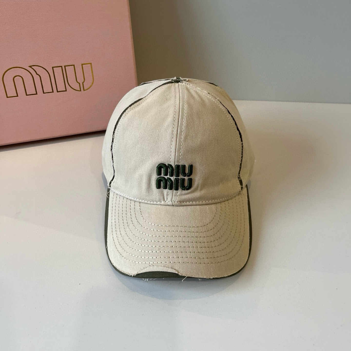  谬谬miumiu 原单春夏新款棒球帽，正品开模订制，原版做工细致质量超赞！