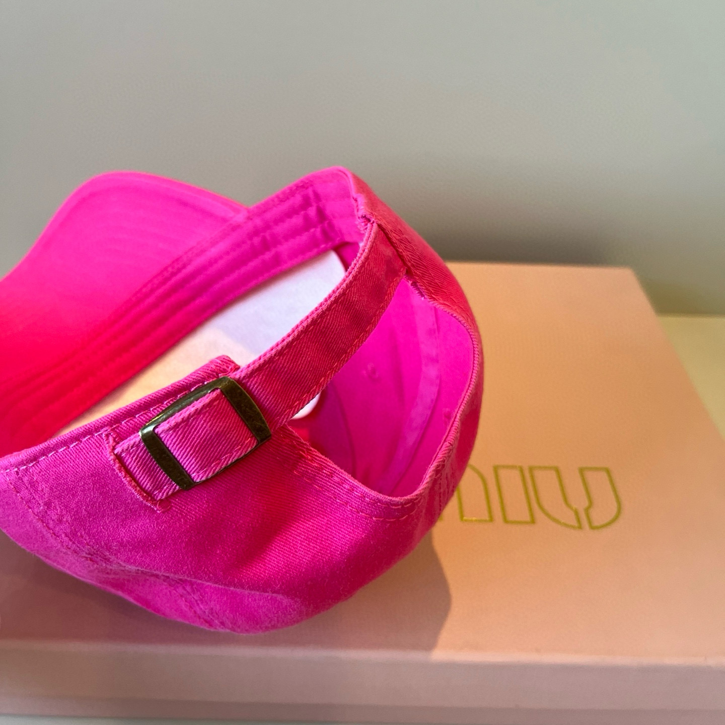  谬谬miumiu 原单春夏新款棒球帽，正品开模订制，原版做工细致质量超赞！