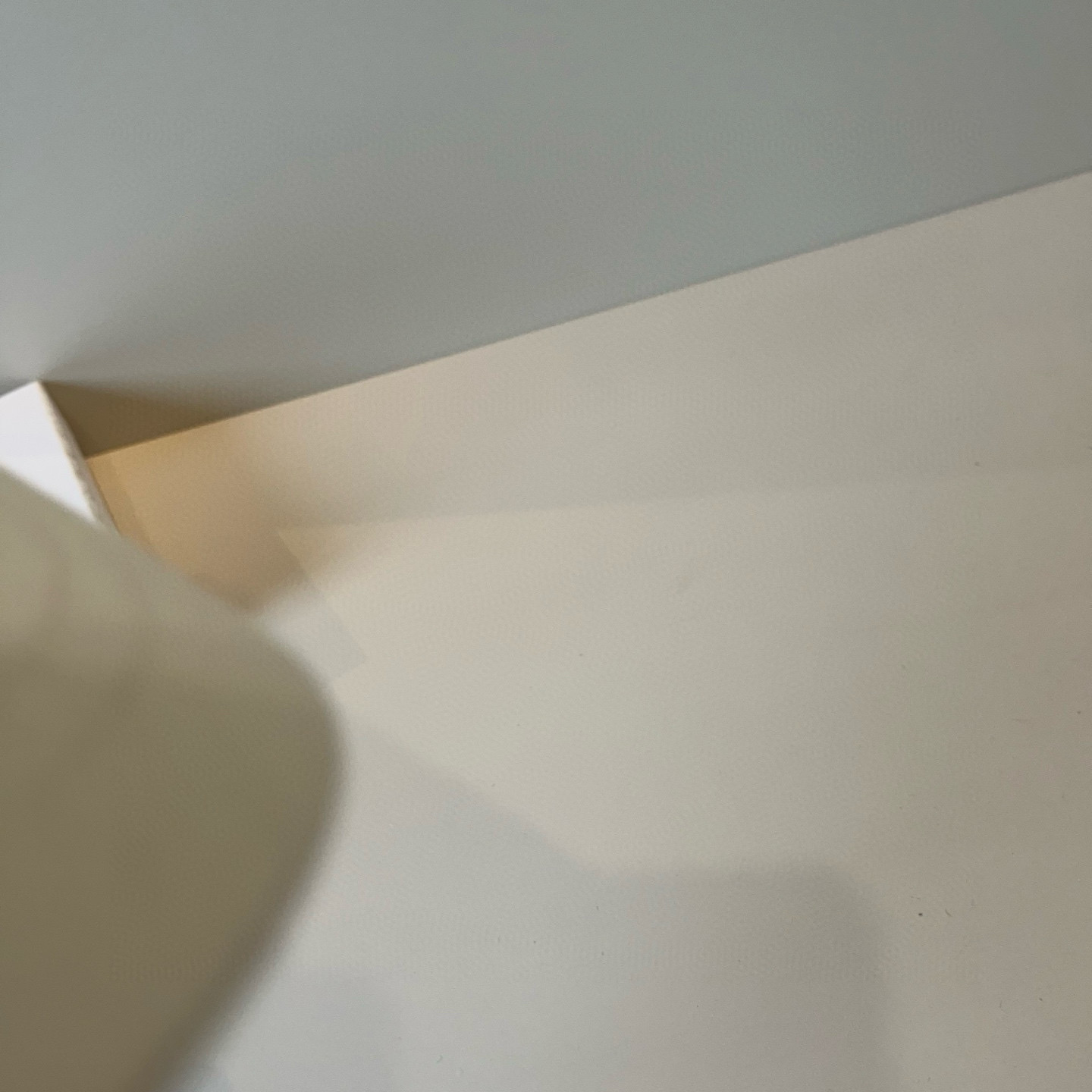 
罗意威 LOEWE新款原版原标设计，质感超好，外部线条定位标准，做工精细，简约大气低价走量！