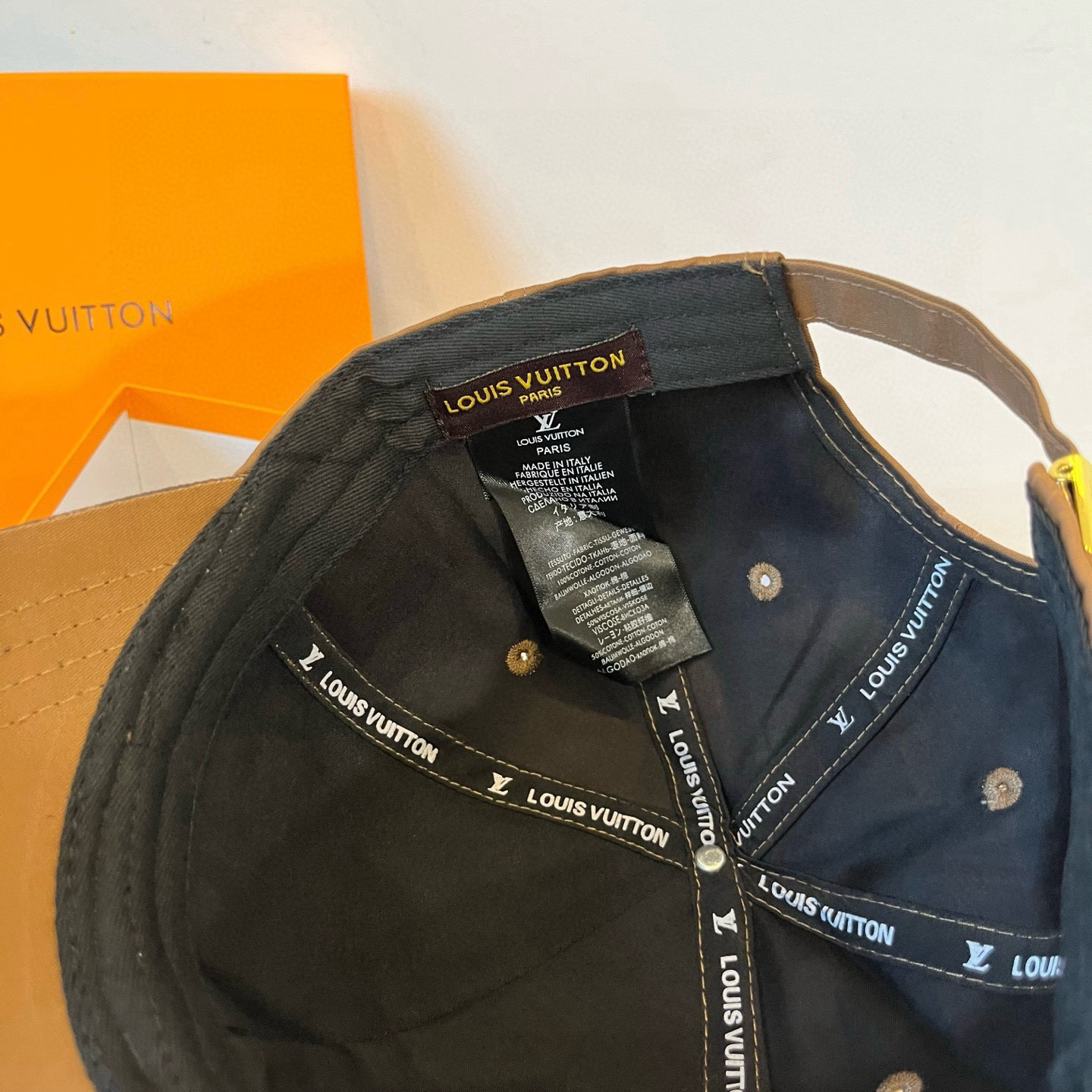 🧢路易威登棒球帽 LouisVuitton😍新款LV棒球帽，重工打造♥️高端大气，百搭款🤗男女通用！跑量