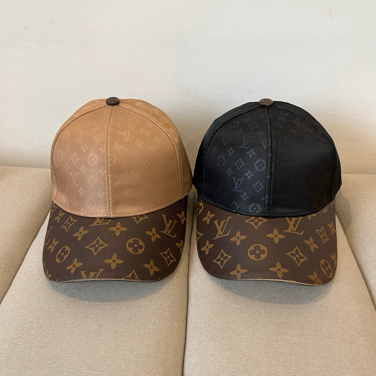🧢路易威登棒球帽 LouisVuitton😍新款LV棒球帽，重工打造♥️高端大气，百搭款🤗男女通用！跑量