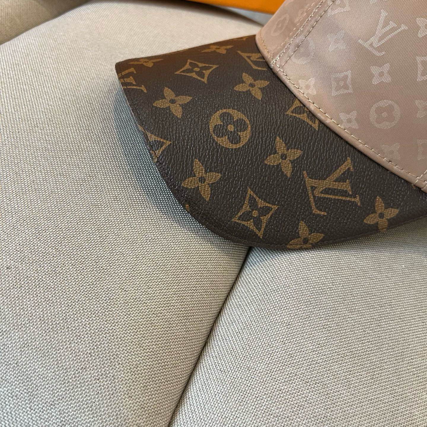 🧢路易威登棒球帽 LouisVuitton😍新款LV棒球帽，重工打造♥️高端大气，百搭款🤗男女通用！跑量