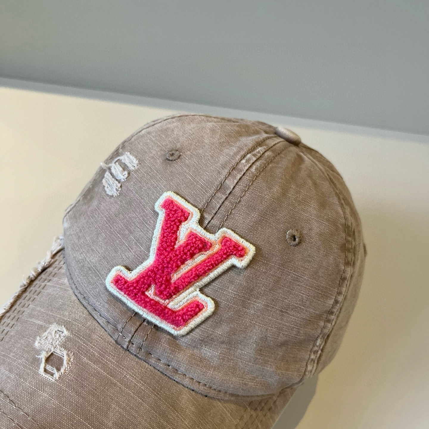 🧢路易威登棒球帽 LouisVuitton😍新款LV棒球帽，重工打造♥️高端大气，百搭款🤗男女通用！跑量