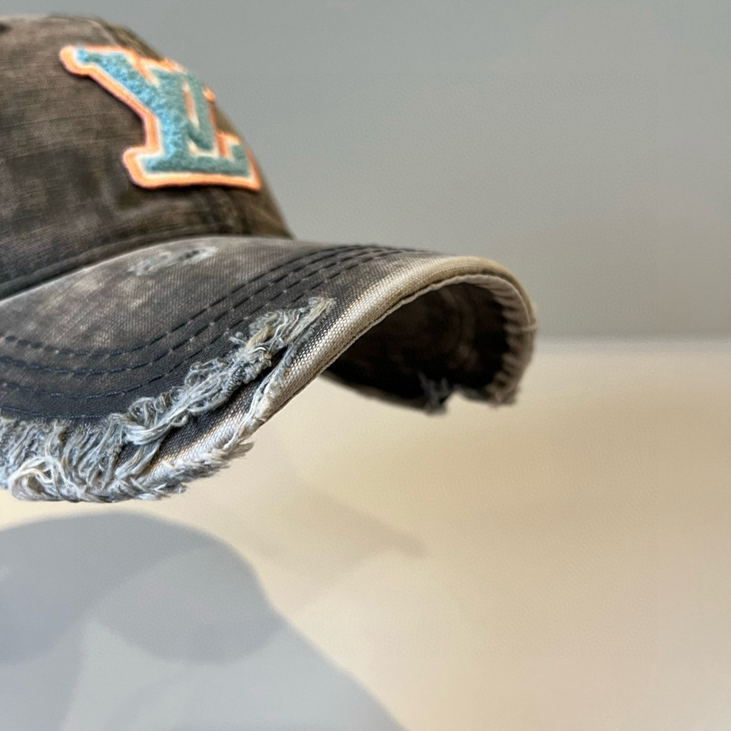 🧢路易威登棒球帽 LouisVuitton😍新款LV棒球帽，重工打造♥️高端大气，百搭款🤗男女通用！跑量