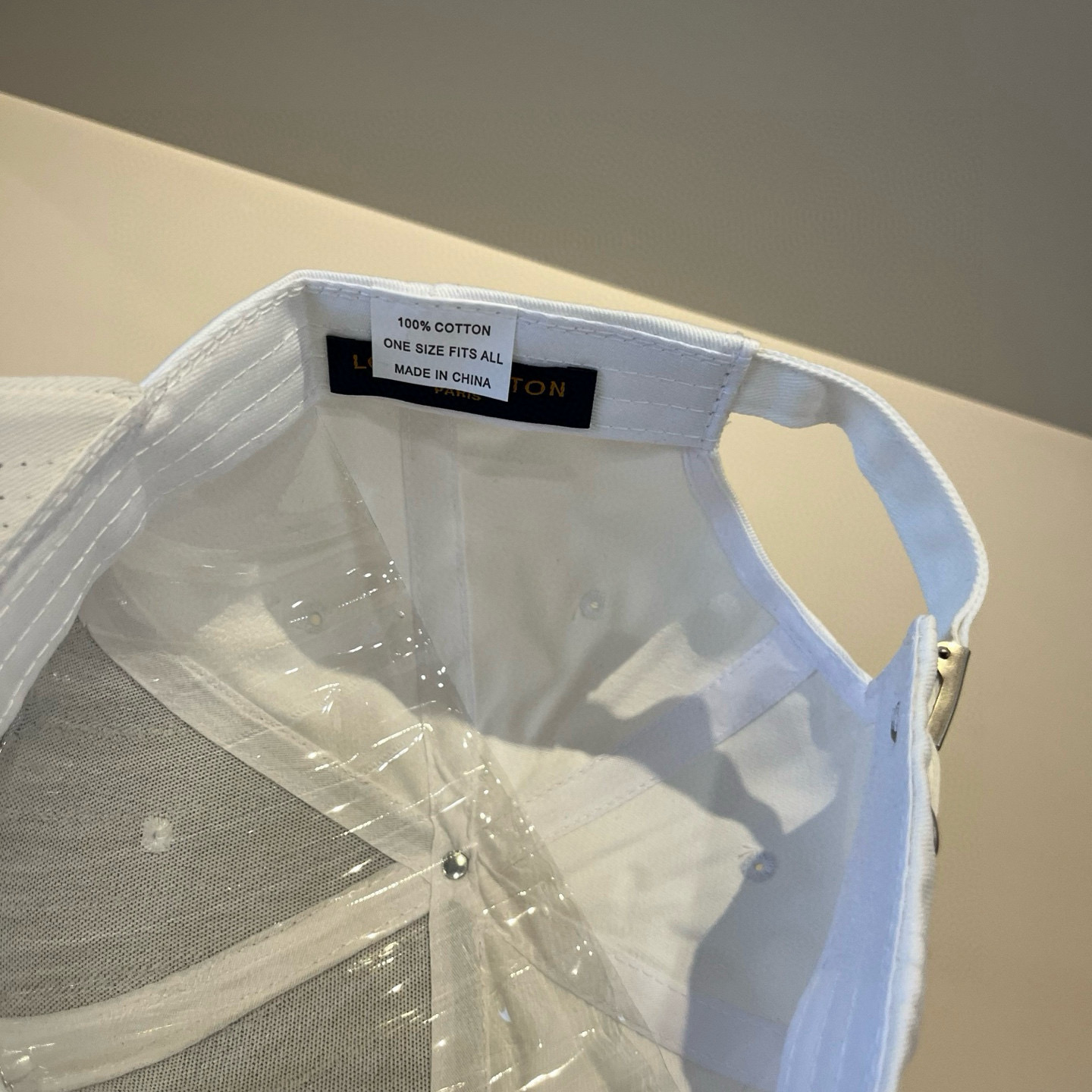 🧢路易威登棒球帽 LouisVuitton😍新款LV棒球帽，重工打造♥️高端大气，百搭款🤗男女通用！跑量