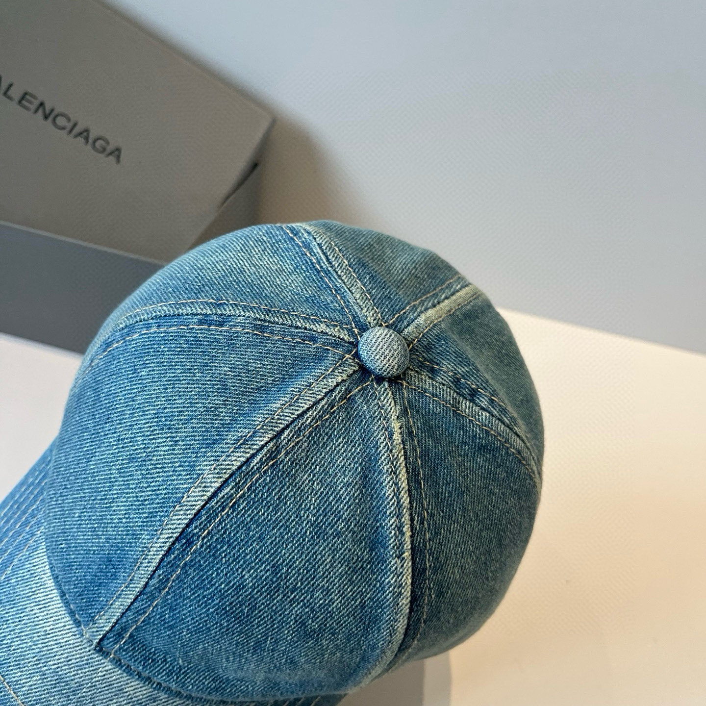 🆕BALENCIAGA巴黎世家新款logo棒球帽，很酷的色系，男女佩戴都有不同style，第一批抢先出货