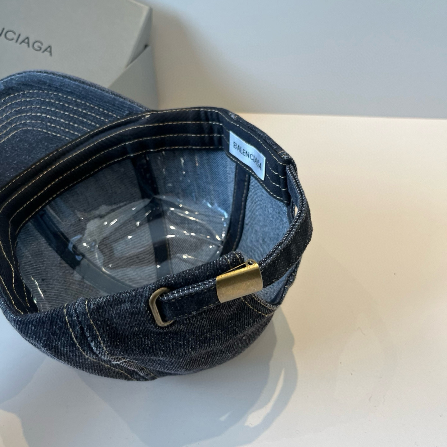 🆕BALENCIAGA巴黎世家新款logo棒球帽，很酷的色系，男女佩戴都有不同style，第一批抢先出货