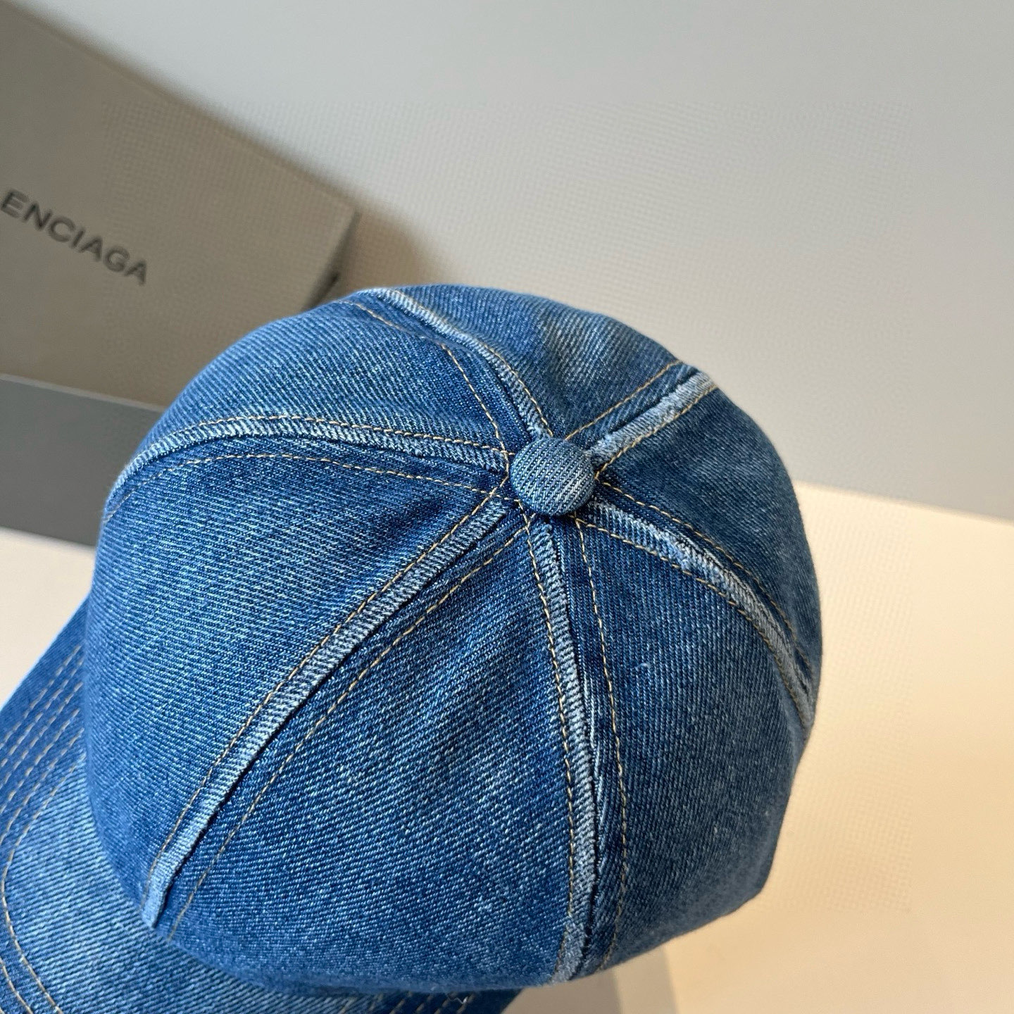 🆕BALENCIAGA巴黎世家新款logo棒球帽，很酷的色系，男女佩戴都有不同style，第一批抢先出货