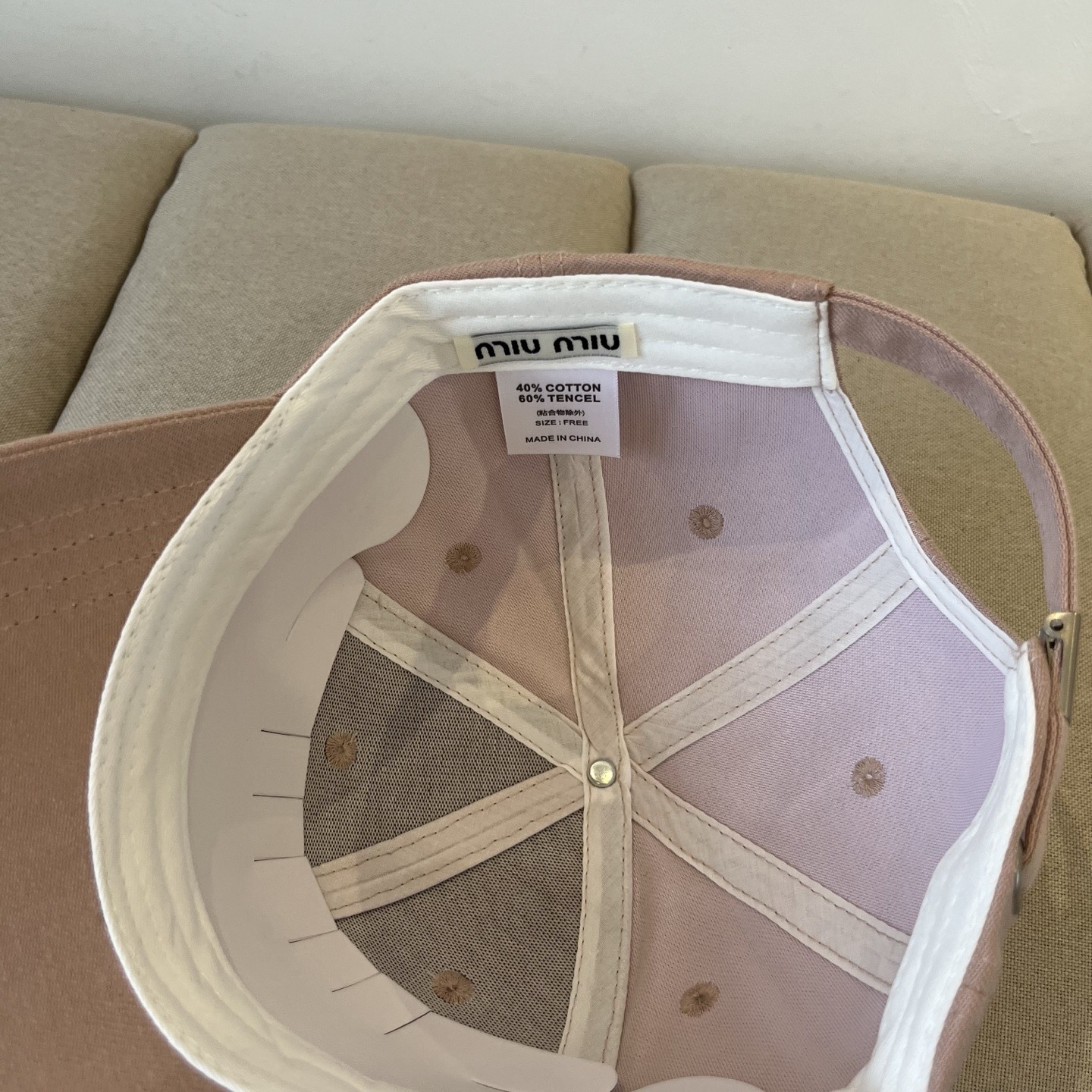 谬谬miumiu 原单春夏新款棒球帽，正品开模订制，原版做工细致质量超赞！