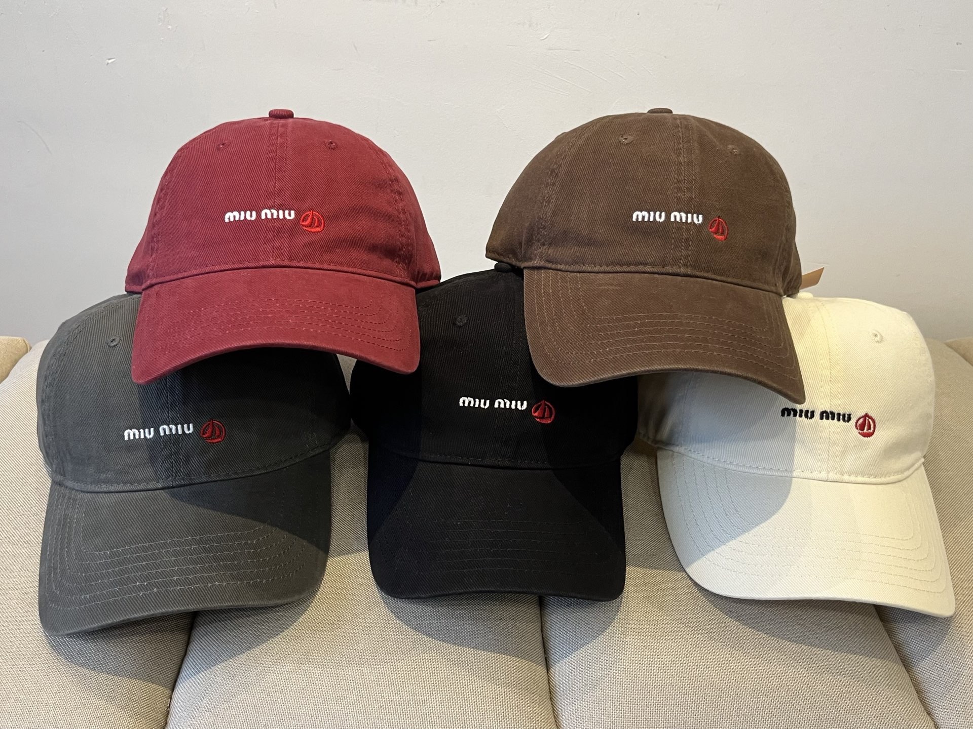 谬谬miumiu 原单春夏新款棒球帽，正品开模订制，原版做工细致质量超赞！