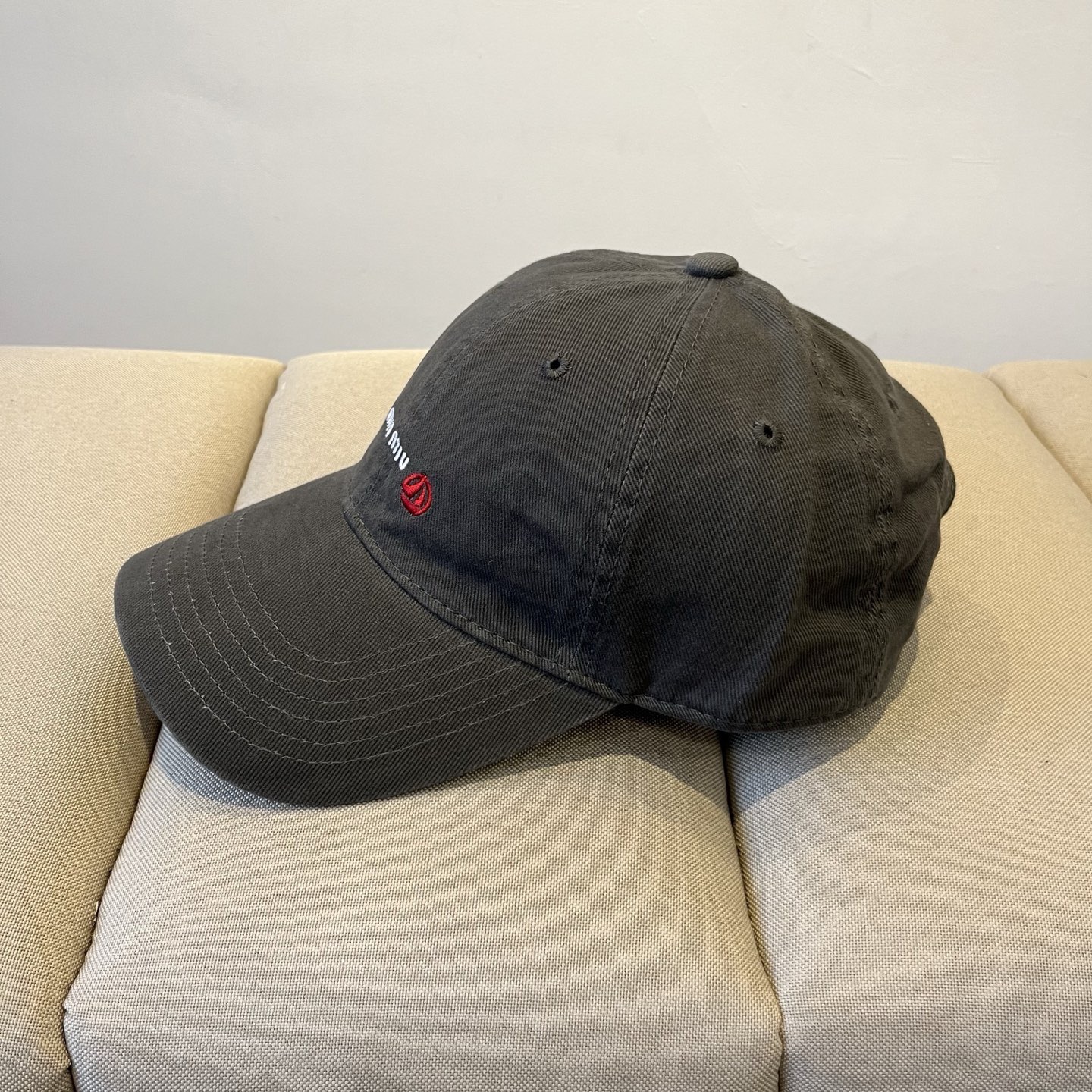 谬谬miumiu 原单春夏新款棒球帽，正品开模订制，原版做工细致质量超赞！