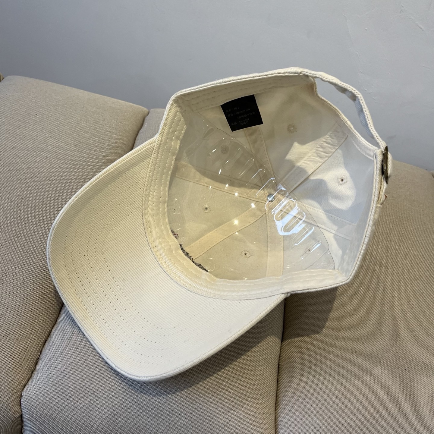 谬谬miumiu 原单春夏新款棒球帽，正品开模订制，原版做工细致质量超赞！