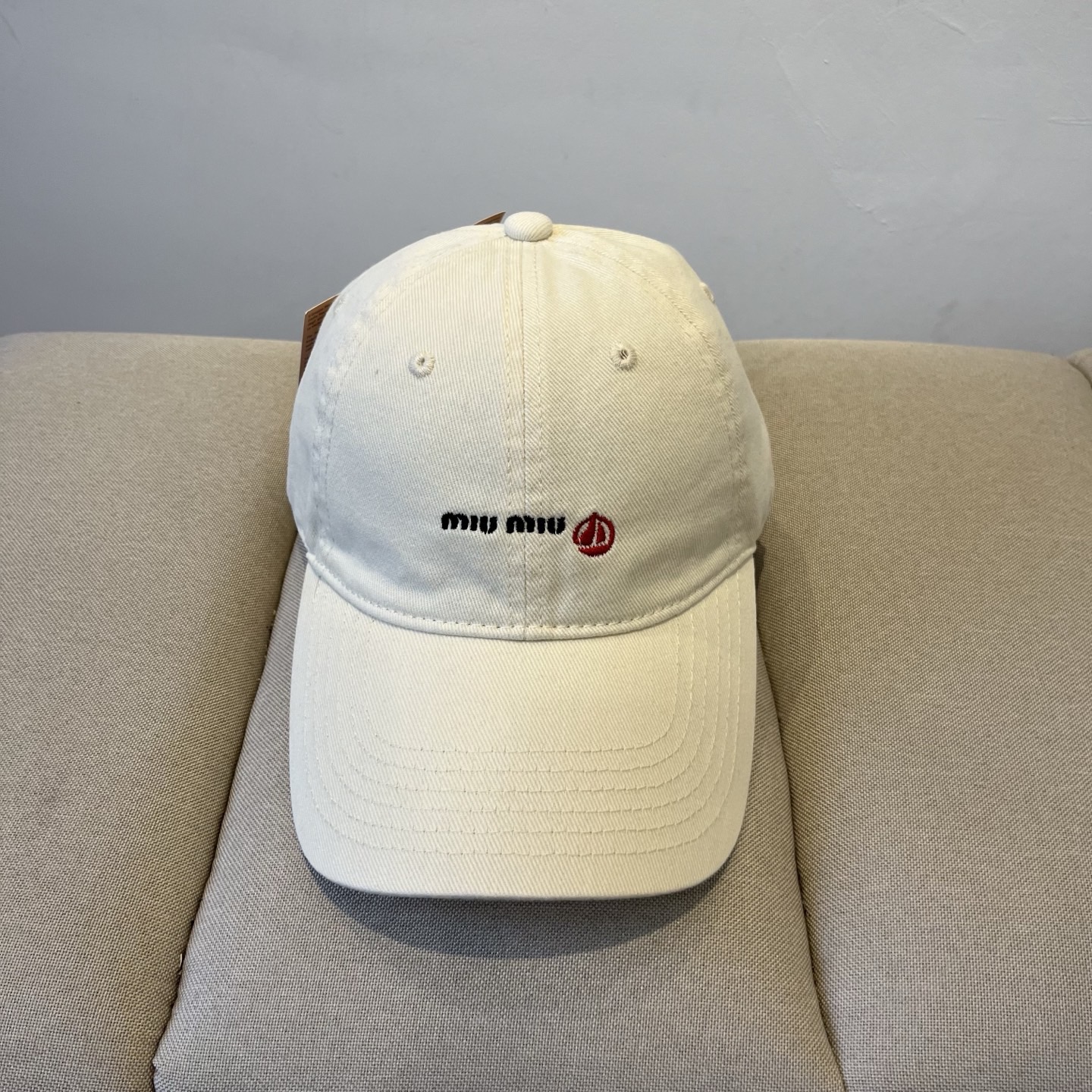 谬谬miumiu 原单春夏新款棒球帽，正品开模订制，原版做工细致质量超赞！