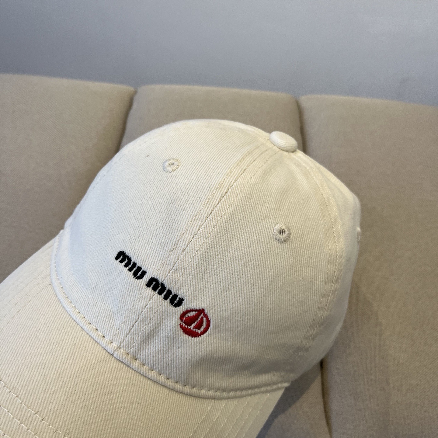 谬谬miumiu 原单春夏新款棒球帽，正品开模订制，原版做工细致质量超赞！