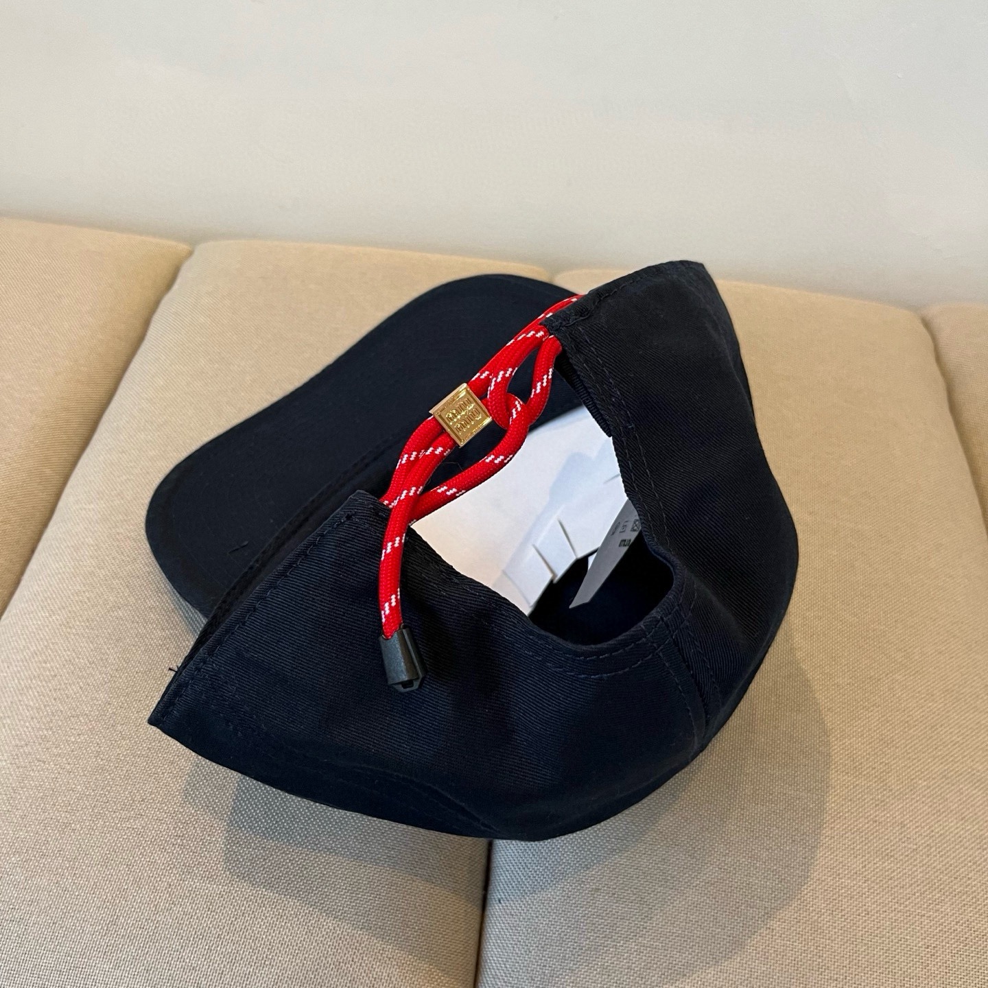 谬谬miumiu 原单春夏新款棒球帽，正品开模订制，原版做工细致质量超赞！