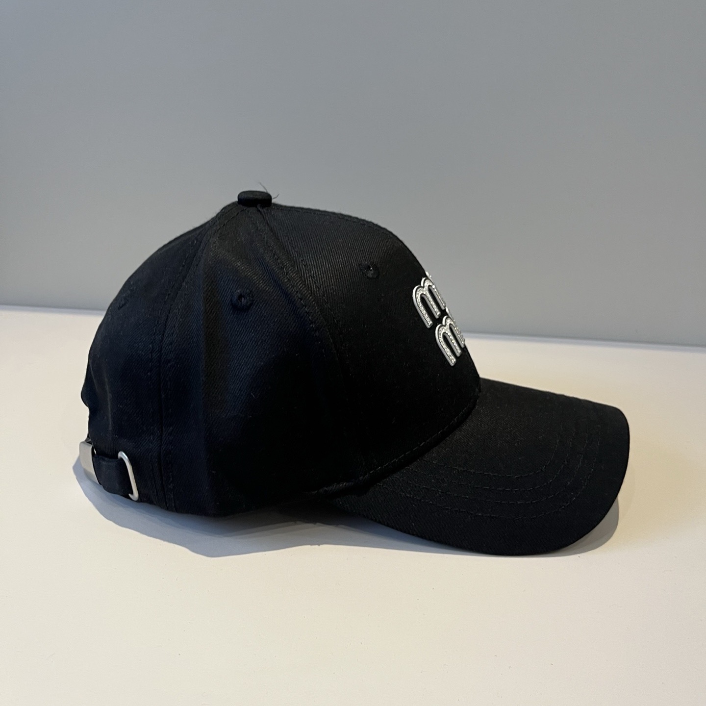 谬谬miumiu 原单春夏新款棒球帽，正品开模订制，原版做工细致质量超赞！