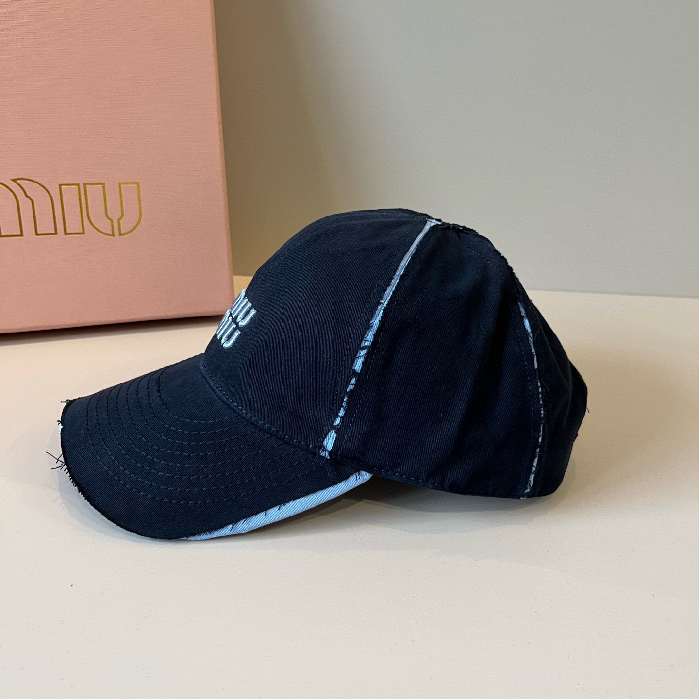 谬谬miumiu 原单春夏新款棒球帽，正品开模订制，原版做工细致质量超赞！