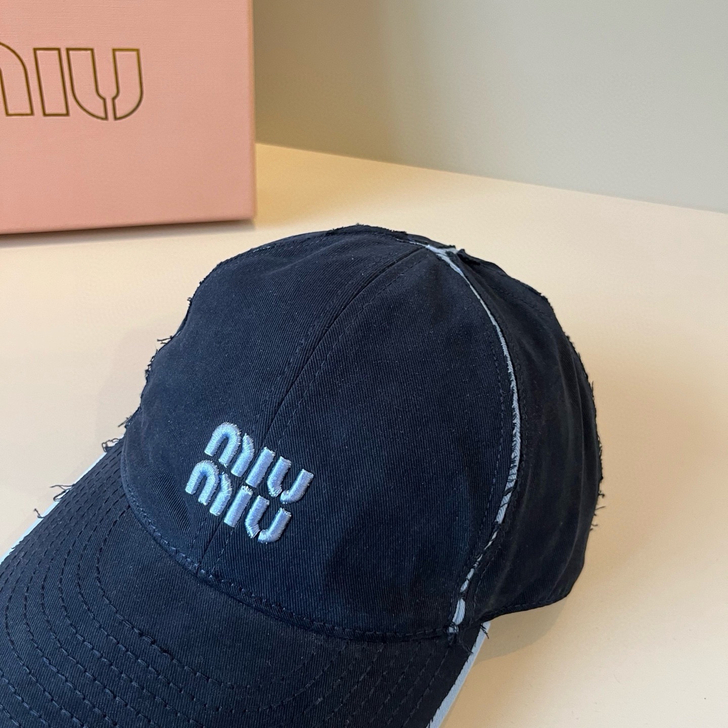 谬谬miumiu 原单春夏新款棒球帽，正品开模订制，原版做工细致质量超赞！