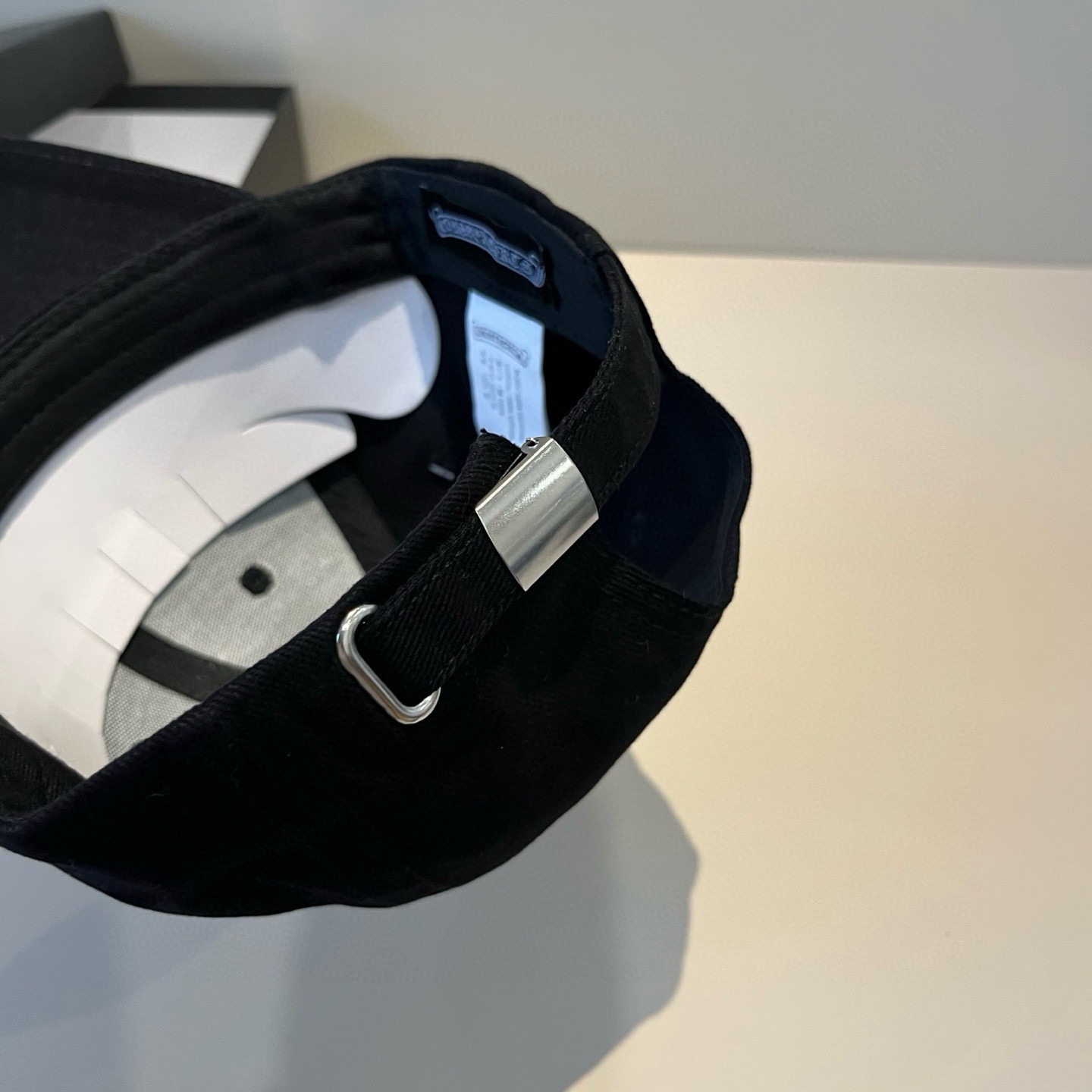  克罗心最新时尚前卫的休闲设计风格，戴上头就是这样好看看哦，做工精细，男女同款！