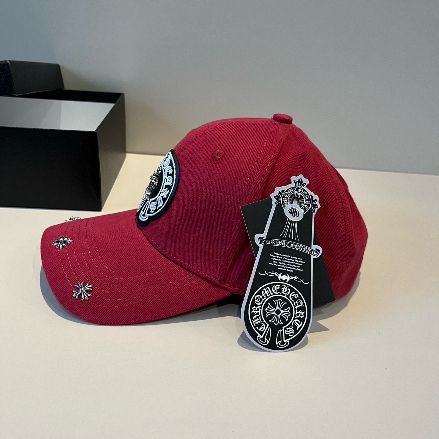  克罗心最新时尚前卫的休闲设计风格，戴上头就是这样好看看哦，做工精细，男女同款！