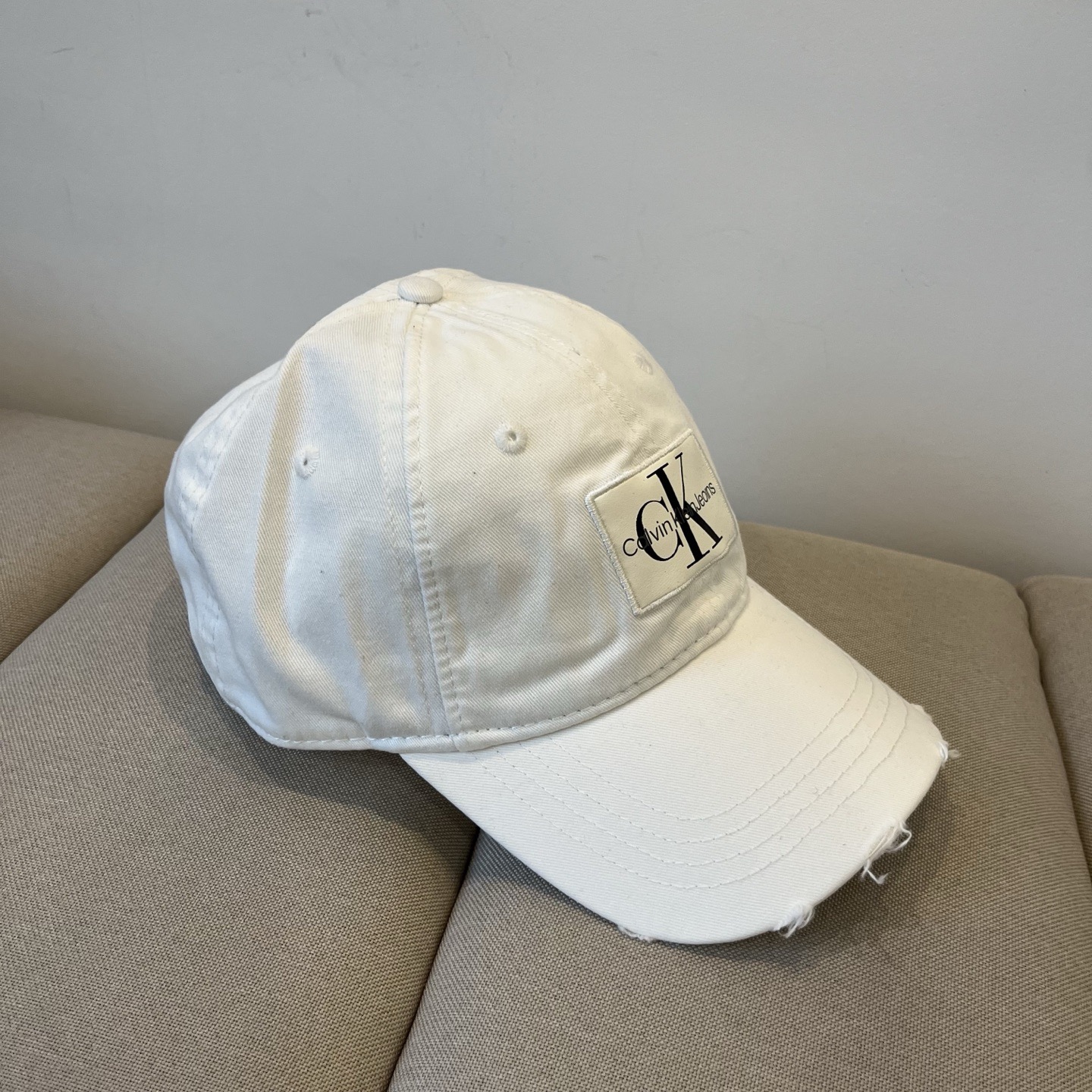  Calvin Klein，CKlogo棒球帽 请认准高端品质市场唯一对版，小红书推荐，时尚百搭，众多明