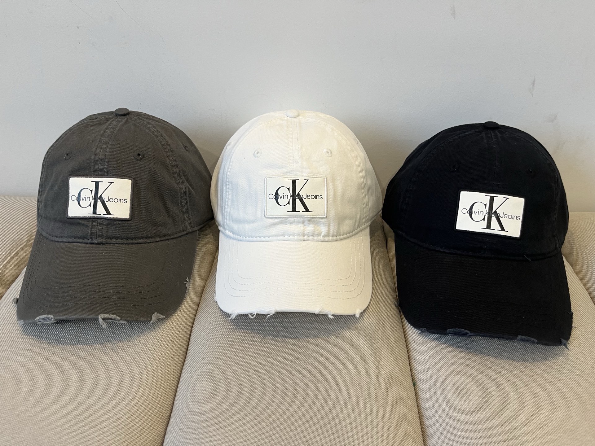  Calvin Klein，CKlogo棒球帽 请认准高端品质市场唯一对版，小红书推荐，时尚百搭，众多明