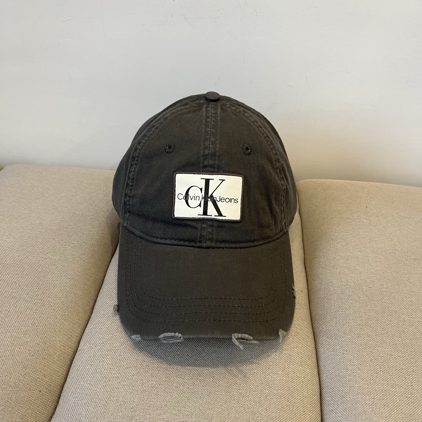  Calvin Klein，CKlogo棒球帽 请认准高端品质市场唯一对版，小红书推荐，时尚百搭，众多明