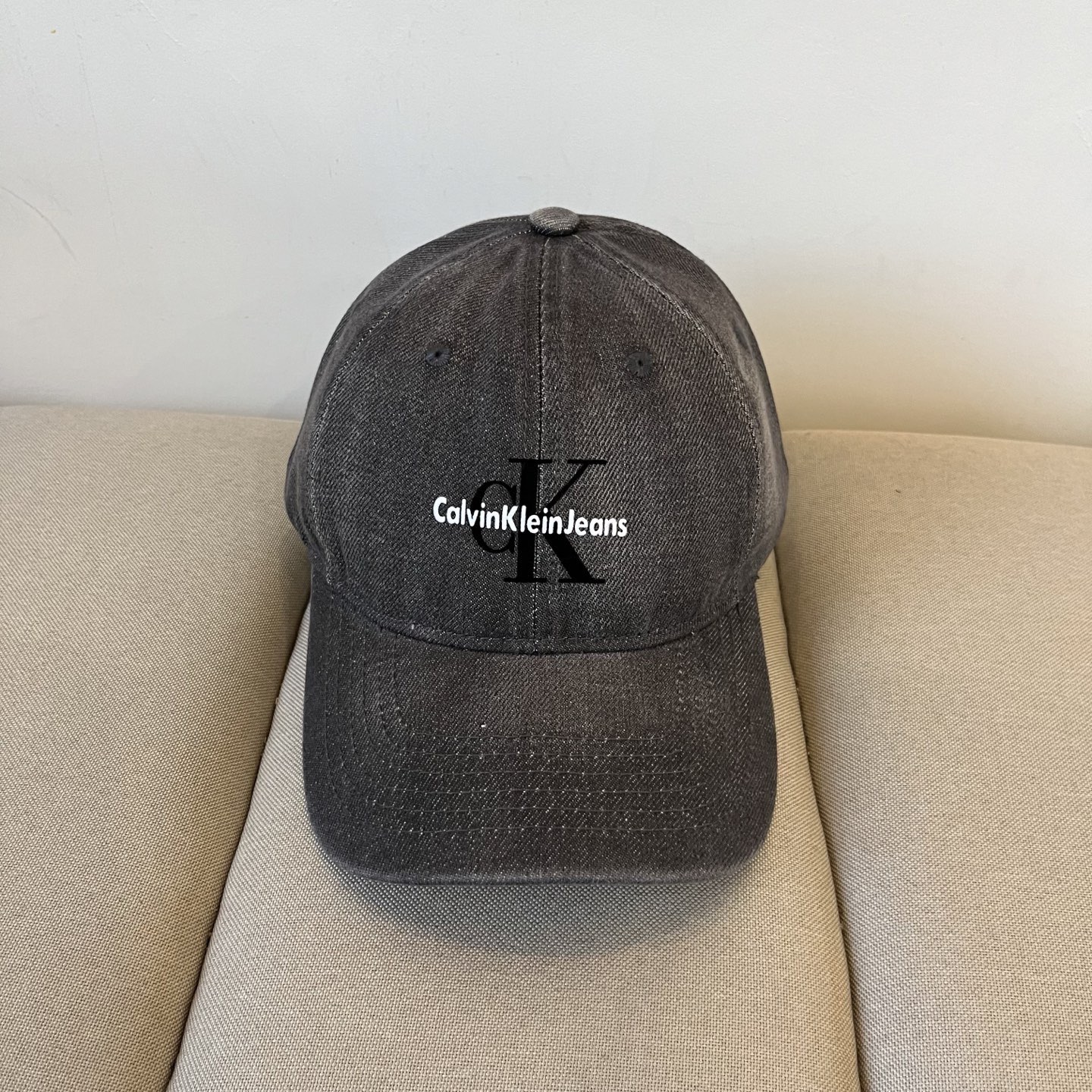  Calvin Klein，CKlogo棒球帽 请认准高端品质市场唯一对版，小红书推荐，时尚百搭，众多明