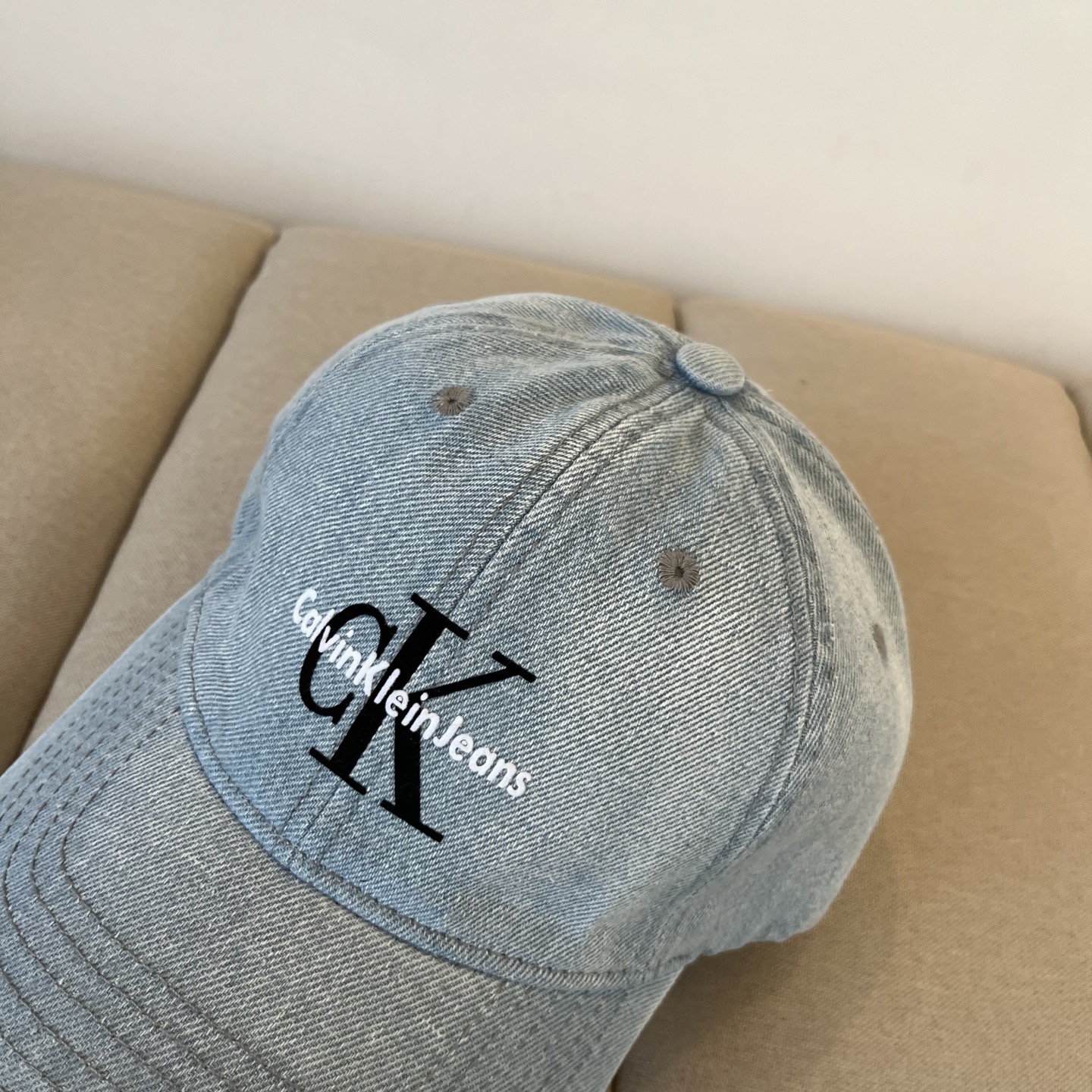  Calvin Klein，CKlogo棒球帽 请认准高端品质市场唯一对版，小红书推荐，时尚百搭，众多明