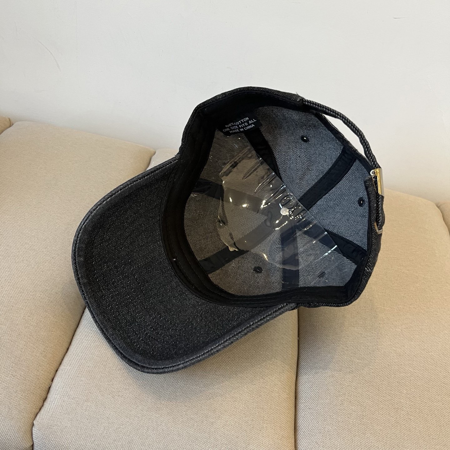  Calvin Klein，CKlogo棒球帽 请认准高端品质市场唯一对版，小红书推荐，时尚百搭，众多明